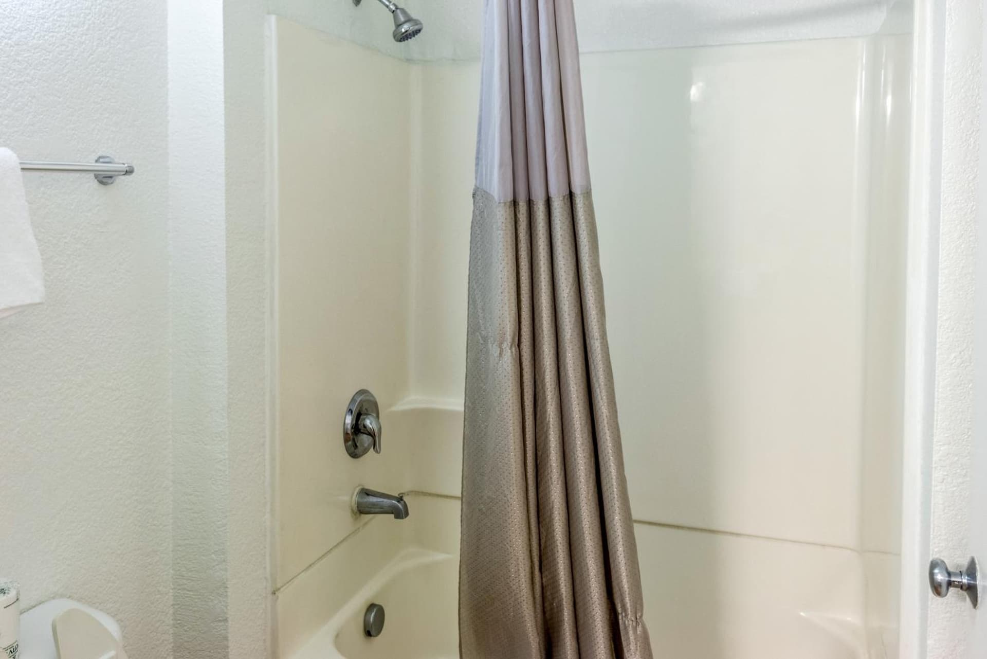 Motel 6-Bakersfield, CA - East gallery photo in Bakersfield, CA — image 31