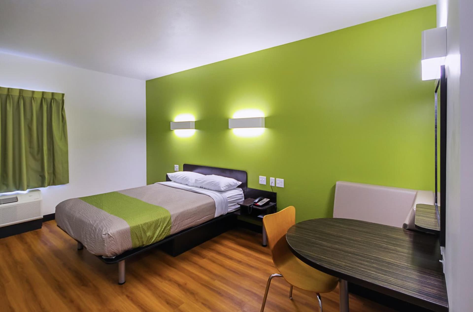Days Inn by Wyndham South Bend/Notre Dame gallery photo in South Bend, IN — image 34