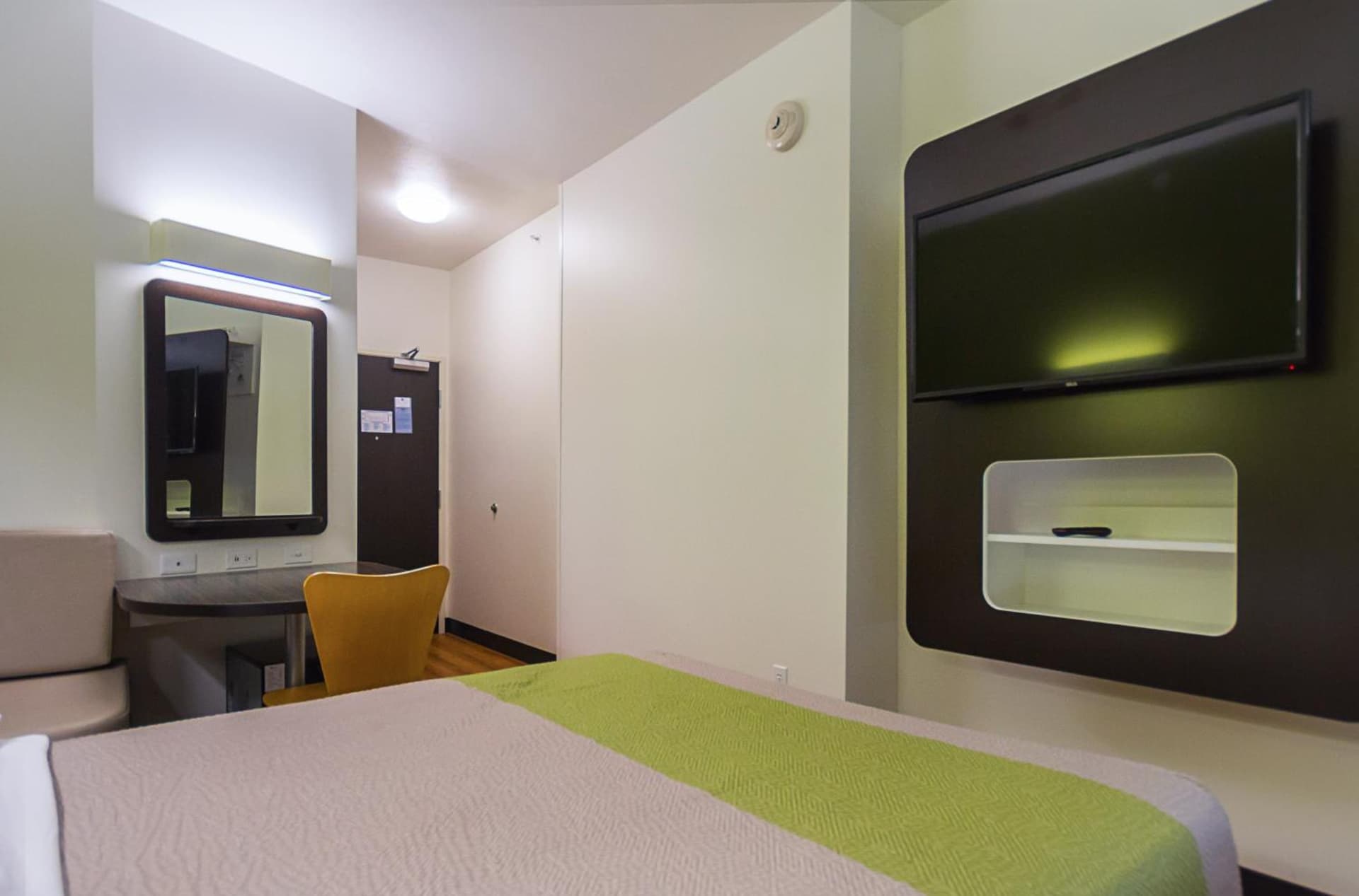Days Inn by Wyndham South Bend/Notre Dame gallery photo in South Bend, IN — image 33