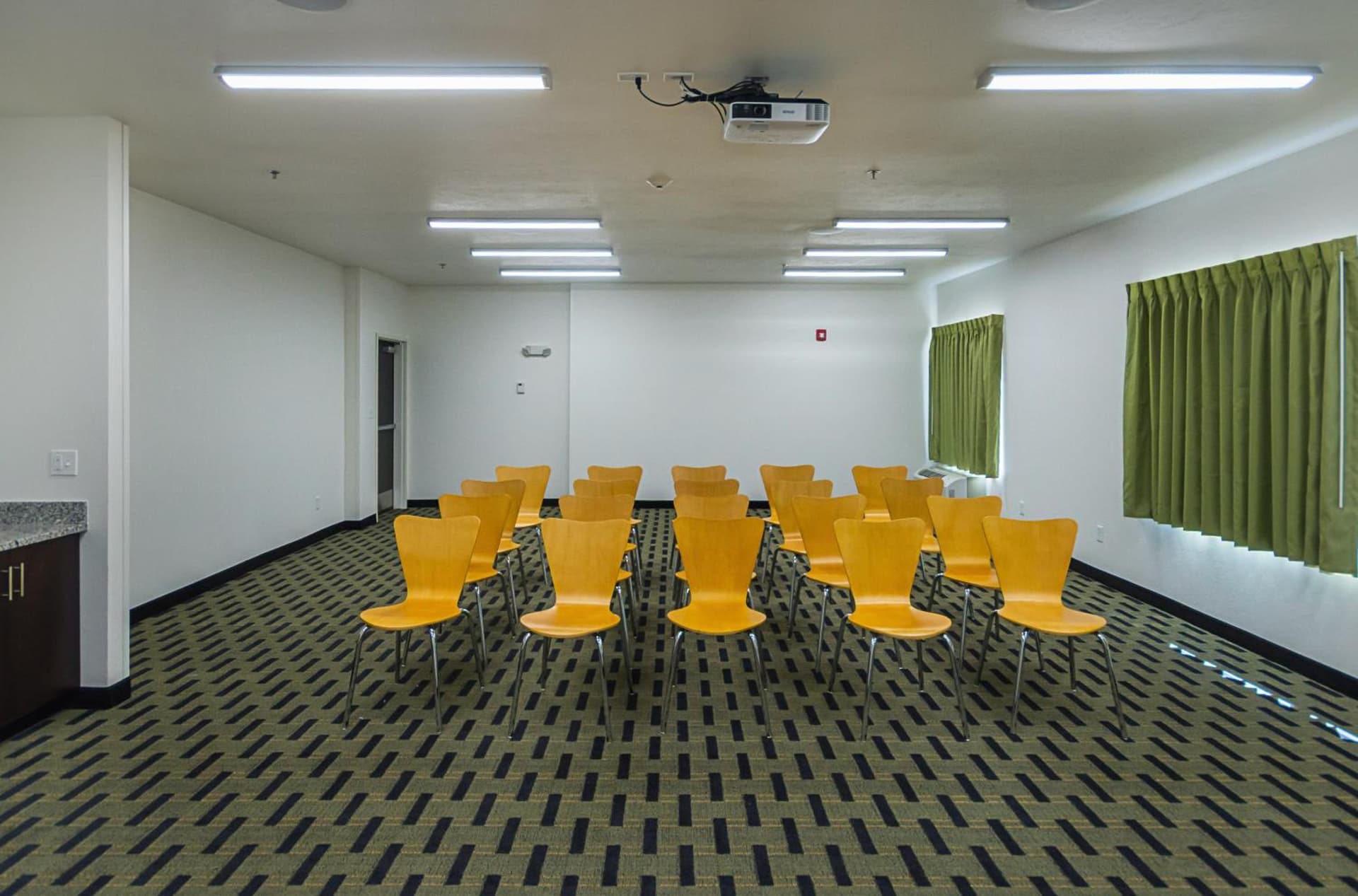 Days Inn by Wyndham South Bend/Notre Dame property views in South Bend, IN — gallery photo 3