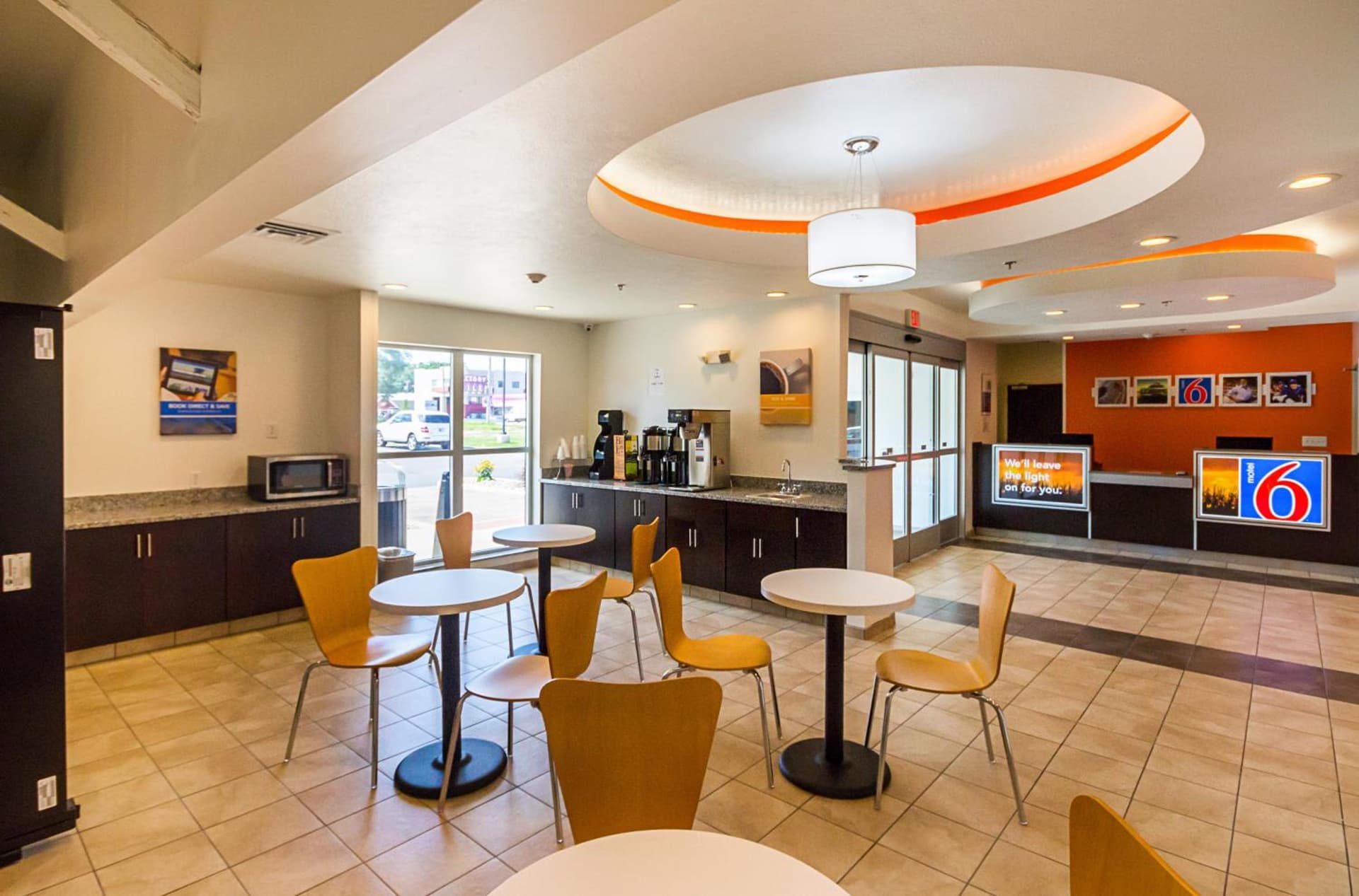 Days Inn by Wyndham South Bend/Notre Dame gallery photo in South Bend, IN — image 63