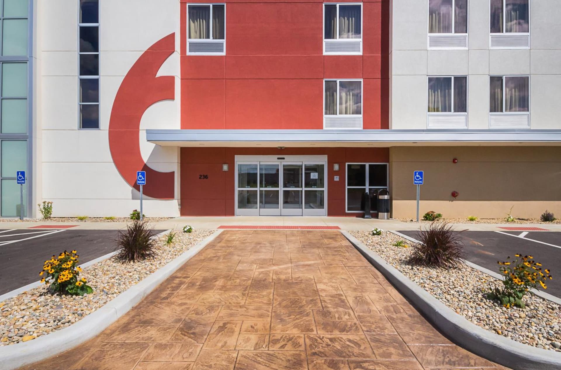 Days Inn by Wyndham South Bend/Notre Dame gallery photo in South Bend, IN — image 10