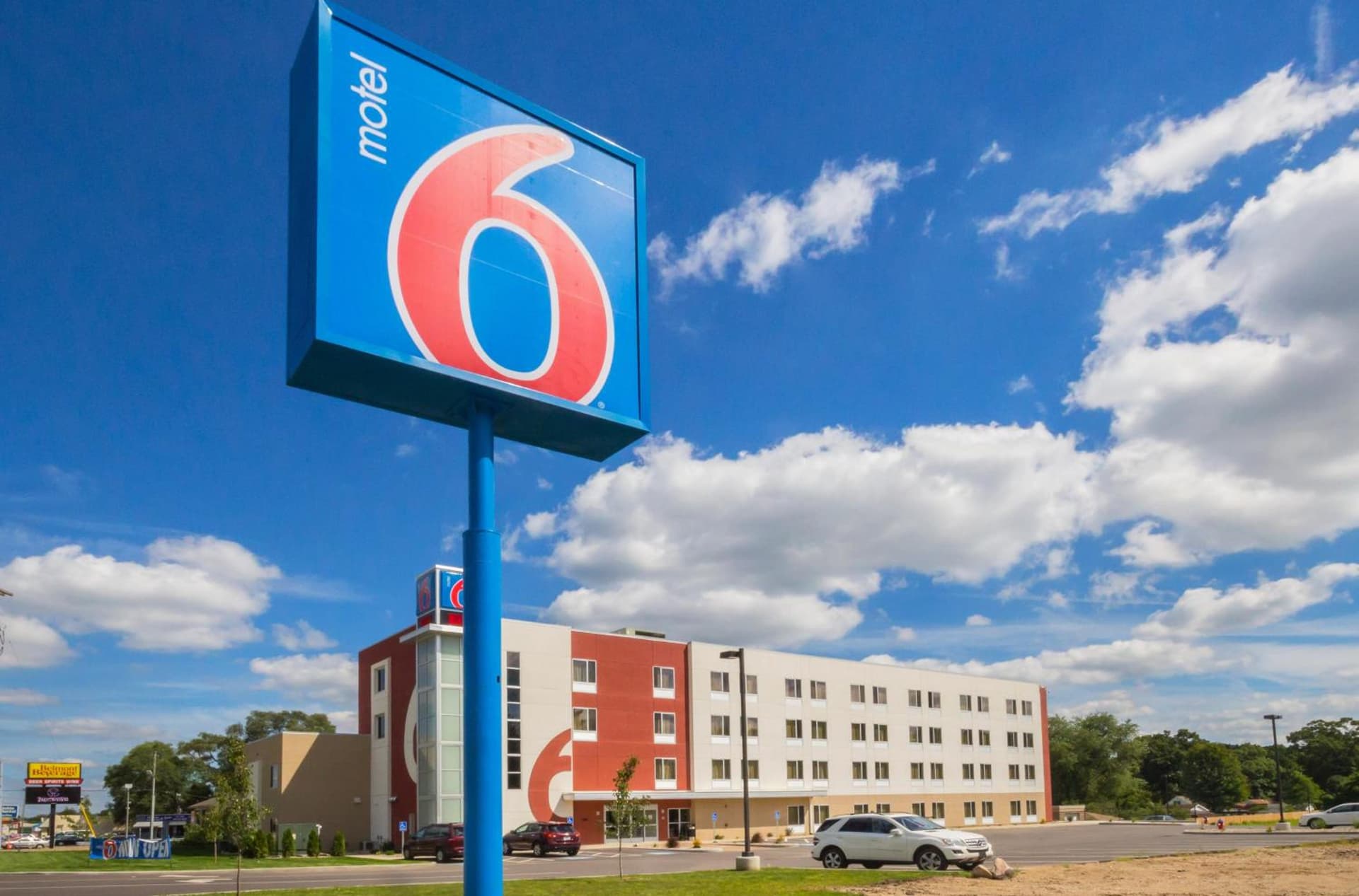 Days Inn by Wyndham South Bend/Notre Dame gallery photo in South Bend, IN — image 21