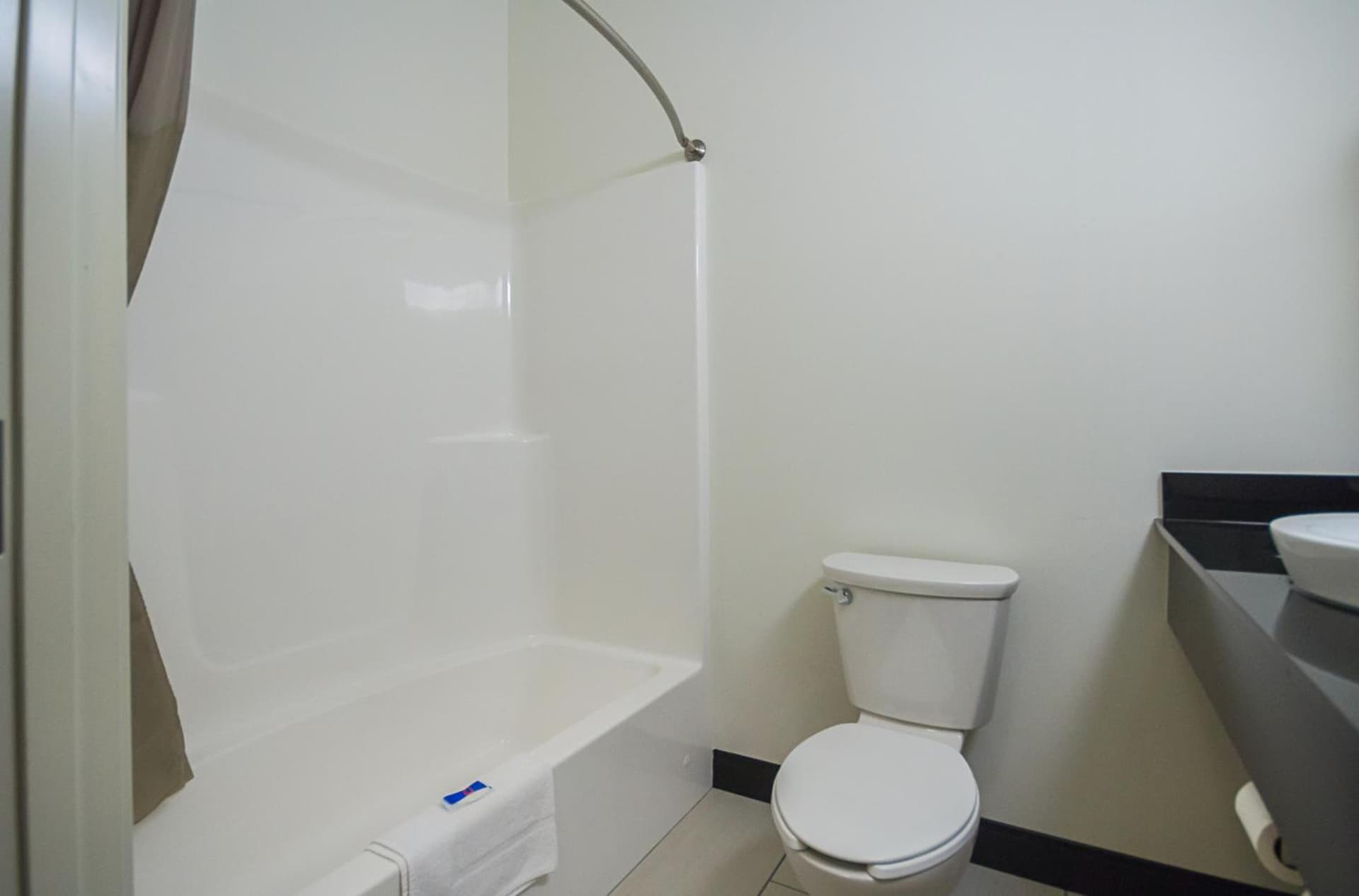 Days Inn by Wyndham South Bend/Notre Dame gallery photo in South Bend, IN — image 50