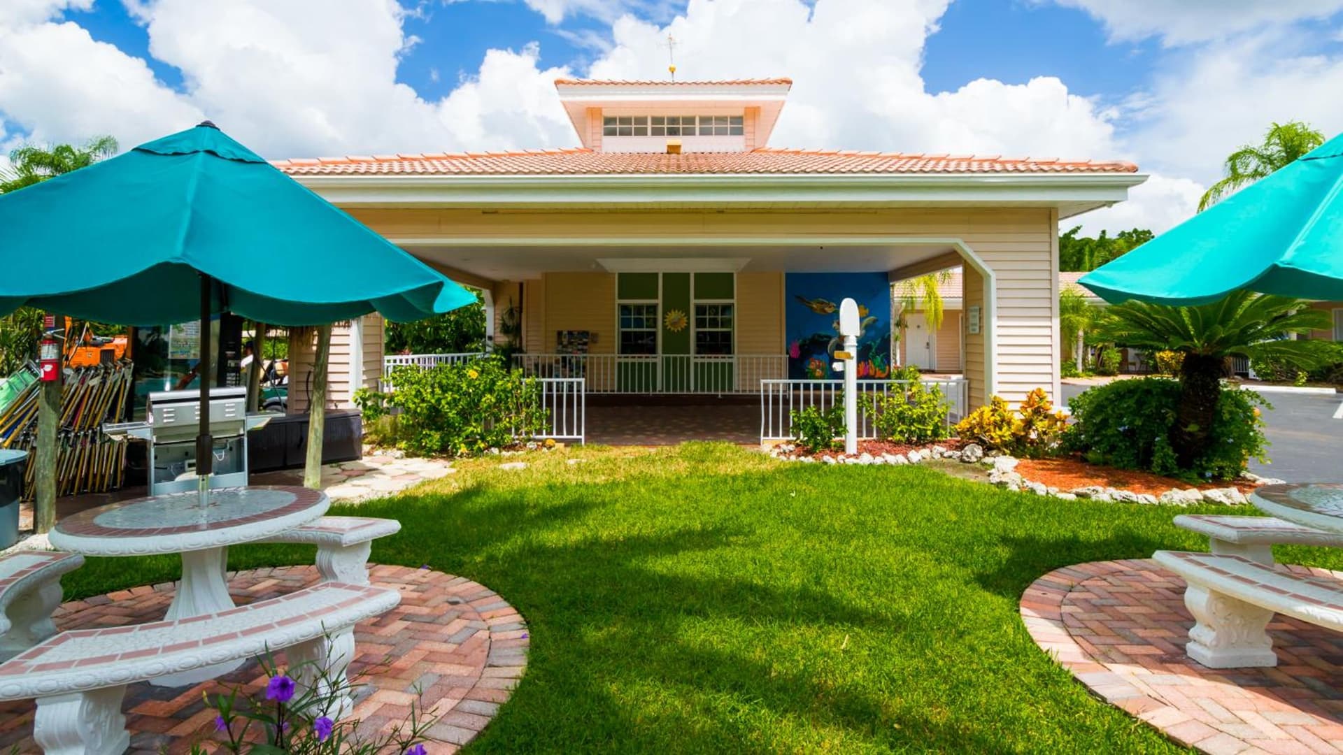 Tropical Beach Resorts - Sarasota gallery photo in Sarasota, FL — image 99