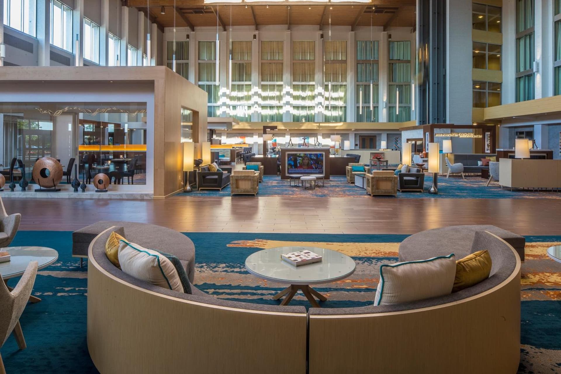 DoubleTree by Hilton Pittsburgh - Cranberry interior in Cranberry Township, PA — gallery photo 2