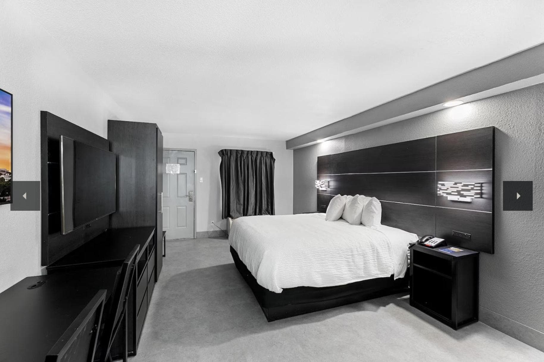 Baymont by Wyndham San Antonio Downtown property views in San Antonio, TX — gallery photo 3