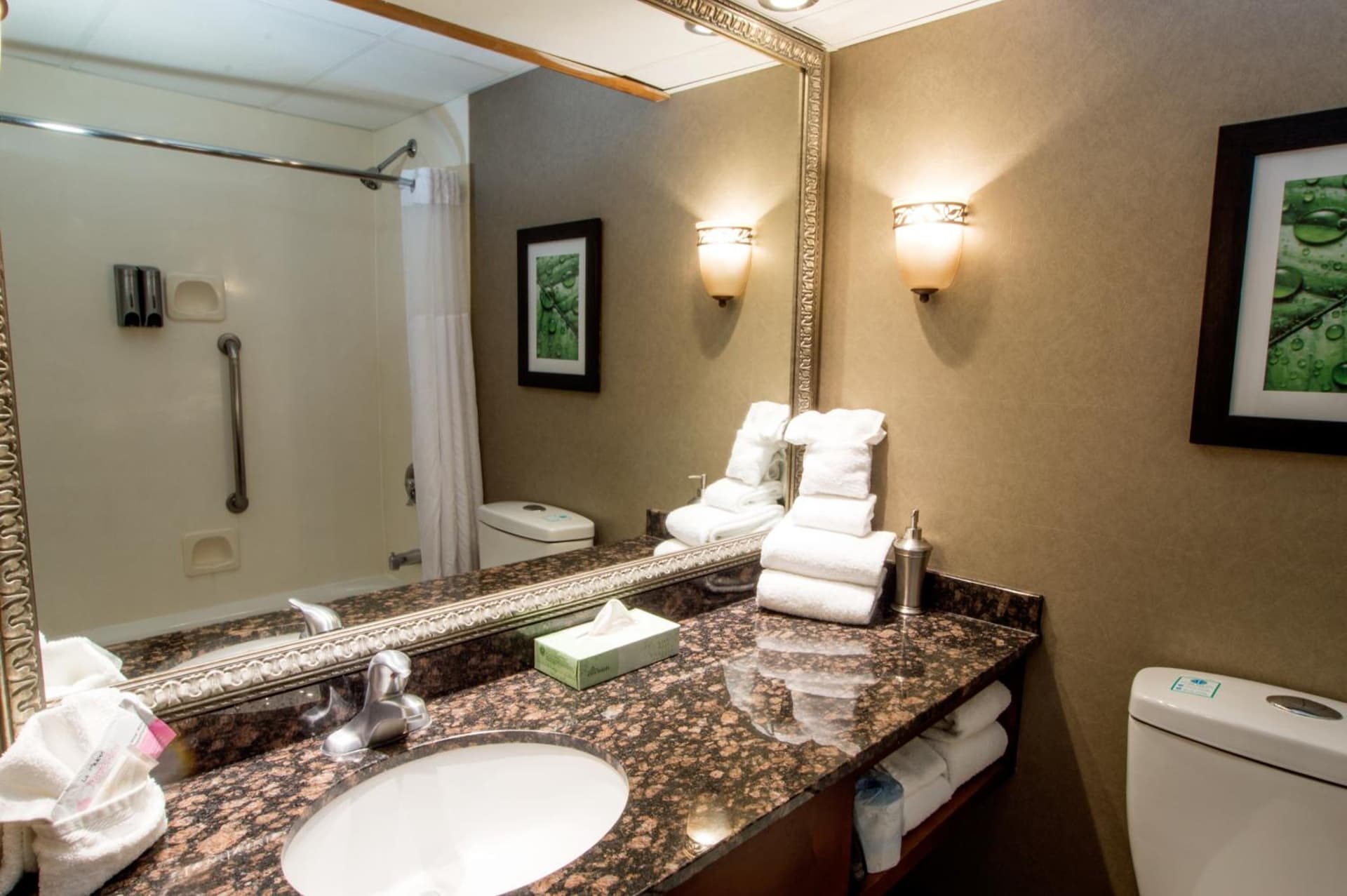 Greenstay Hotel & Suites Central gallery photo in Springfield, MO — image 57