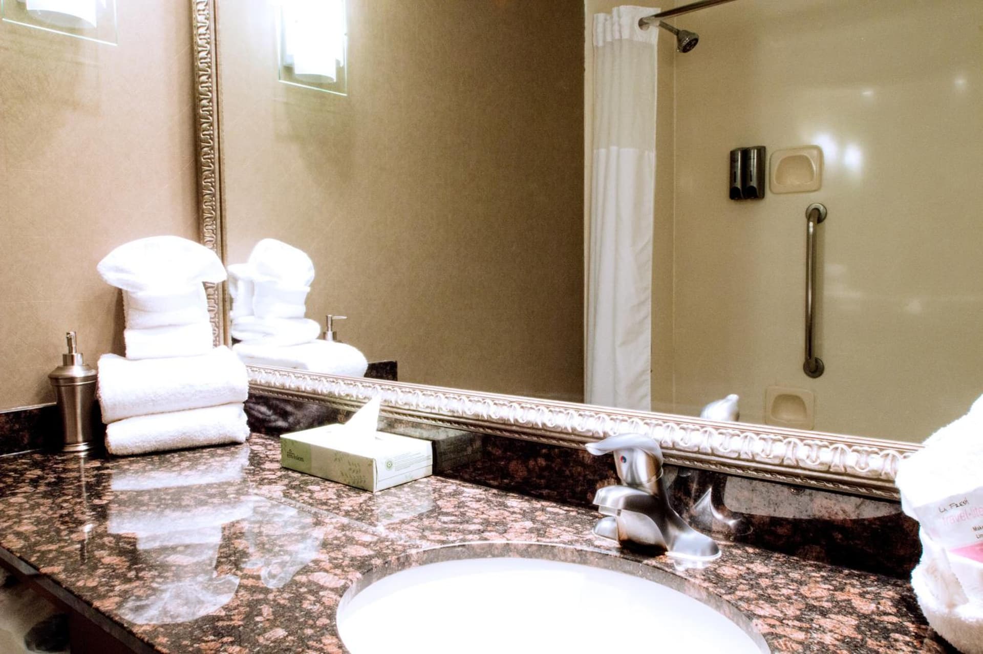 Greenstay Hotel & Suites Central gallery photo in Springfield, MO — image 9