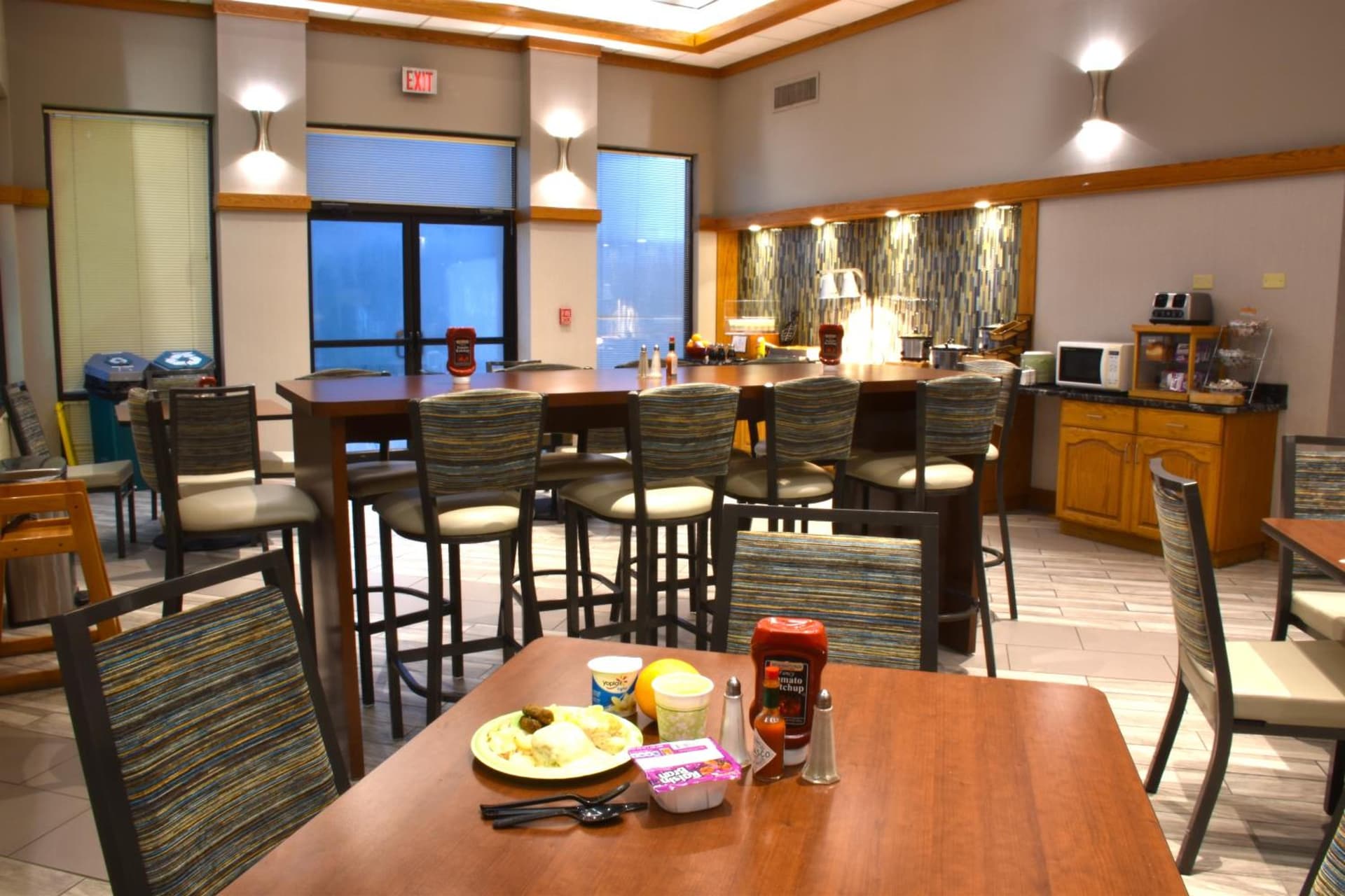 Greenstay Hotel & Suites Central gallery photo in Springfield, MO — image 8