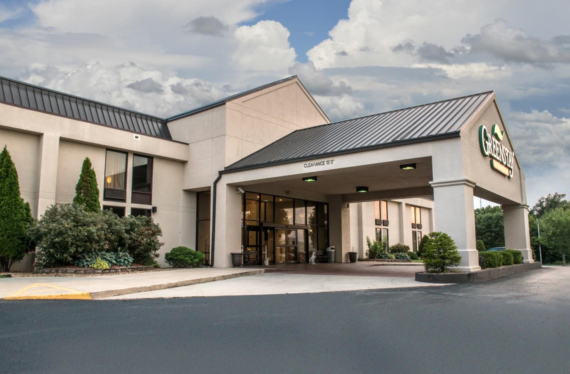 Greenstay Hotel & Suites Central gallery photo in Springfield, MO — image 24