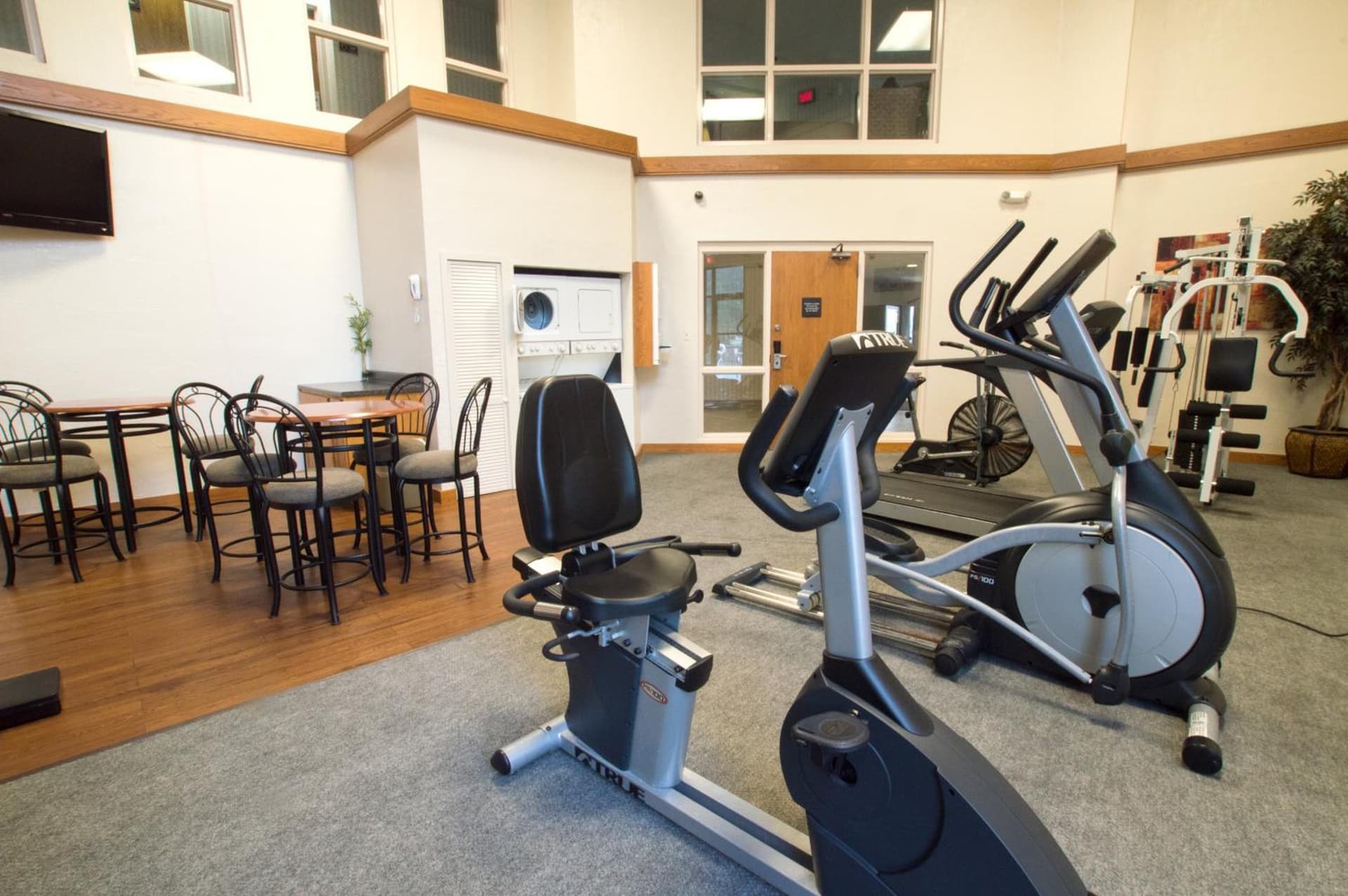 Greenstay Hotel & Suites Central gallery photo in Springfield, MO — image 36