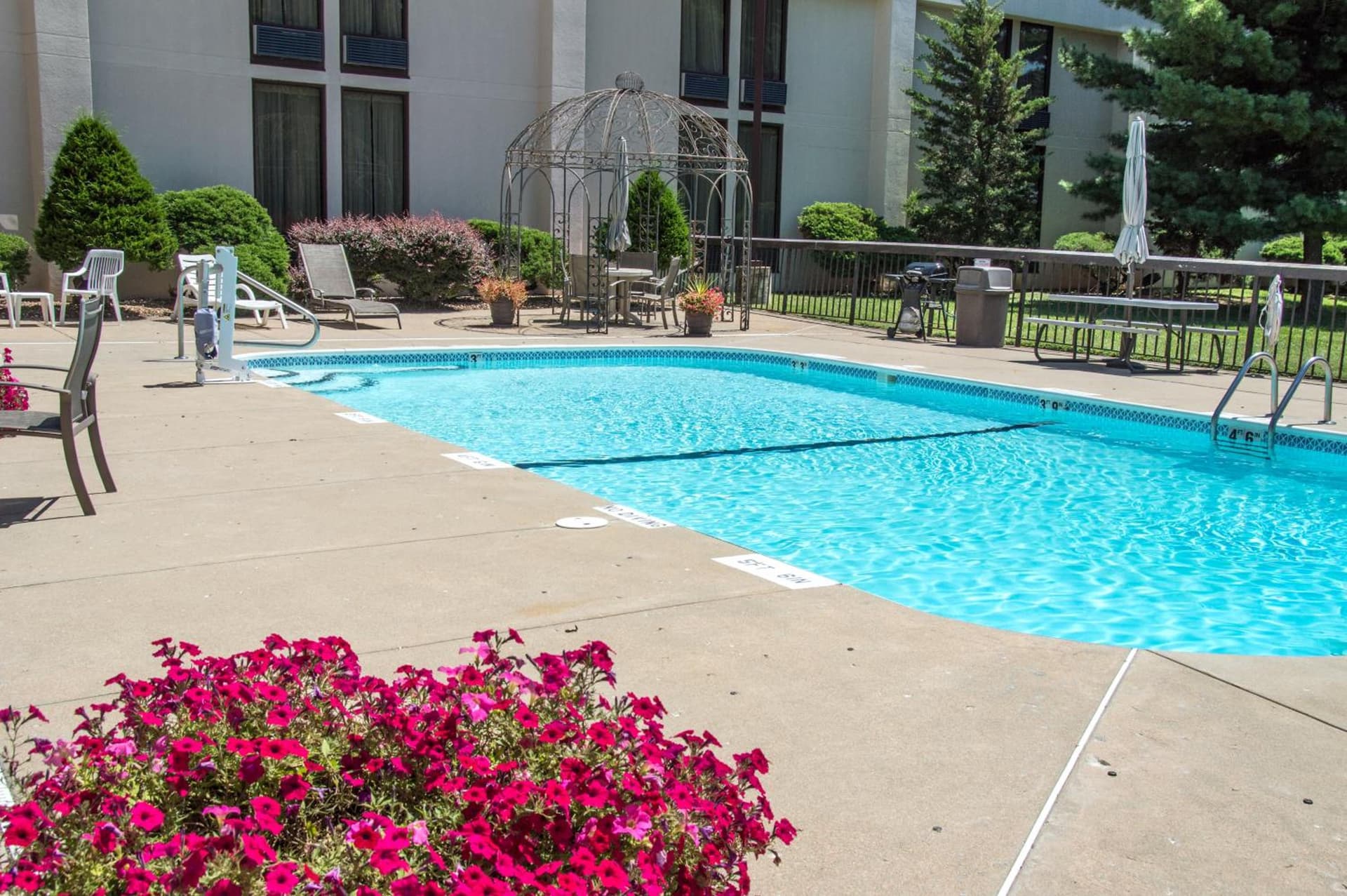 Greenstay Hotel & Suites Central gallery photo in Springfield, MO — image 26