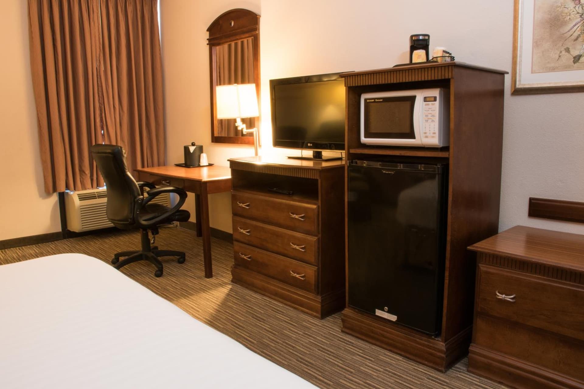 Greenstay Hotel & Suites Central gallery photo in Springfield, MO — image 27