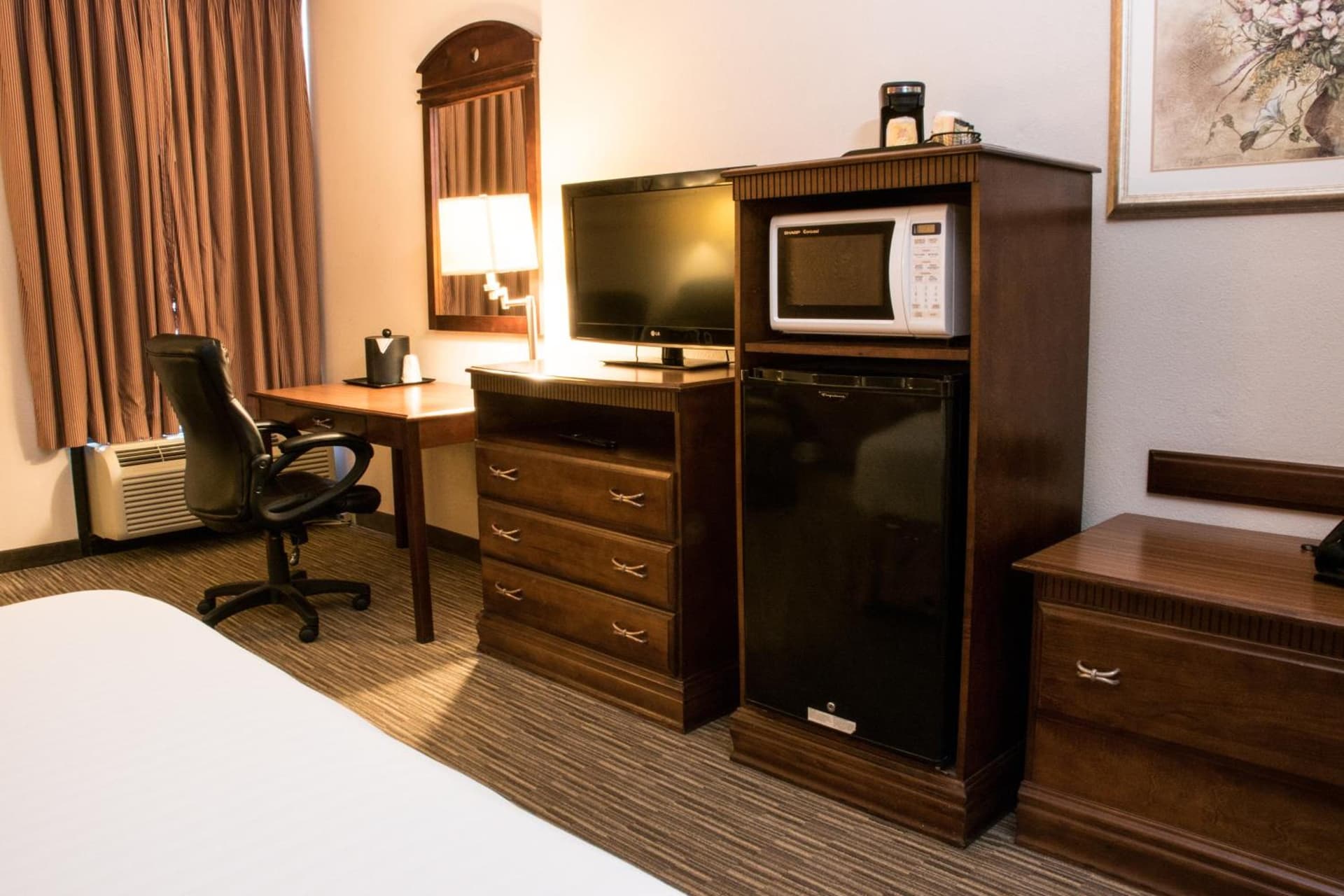 Greenstay Hotel & Suites Central property views in Springfield, MO — gallery photo 3