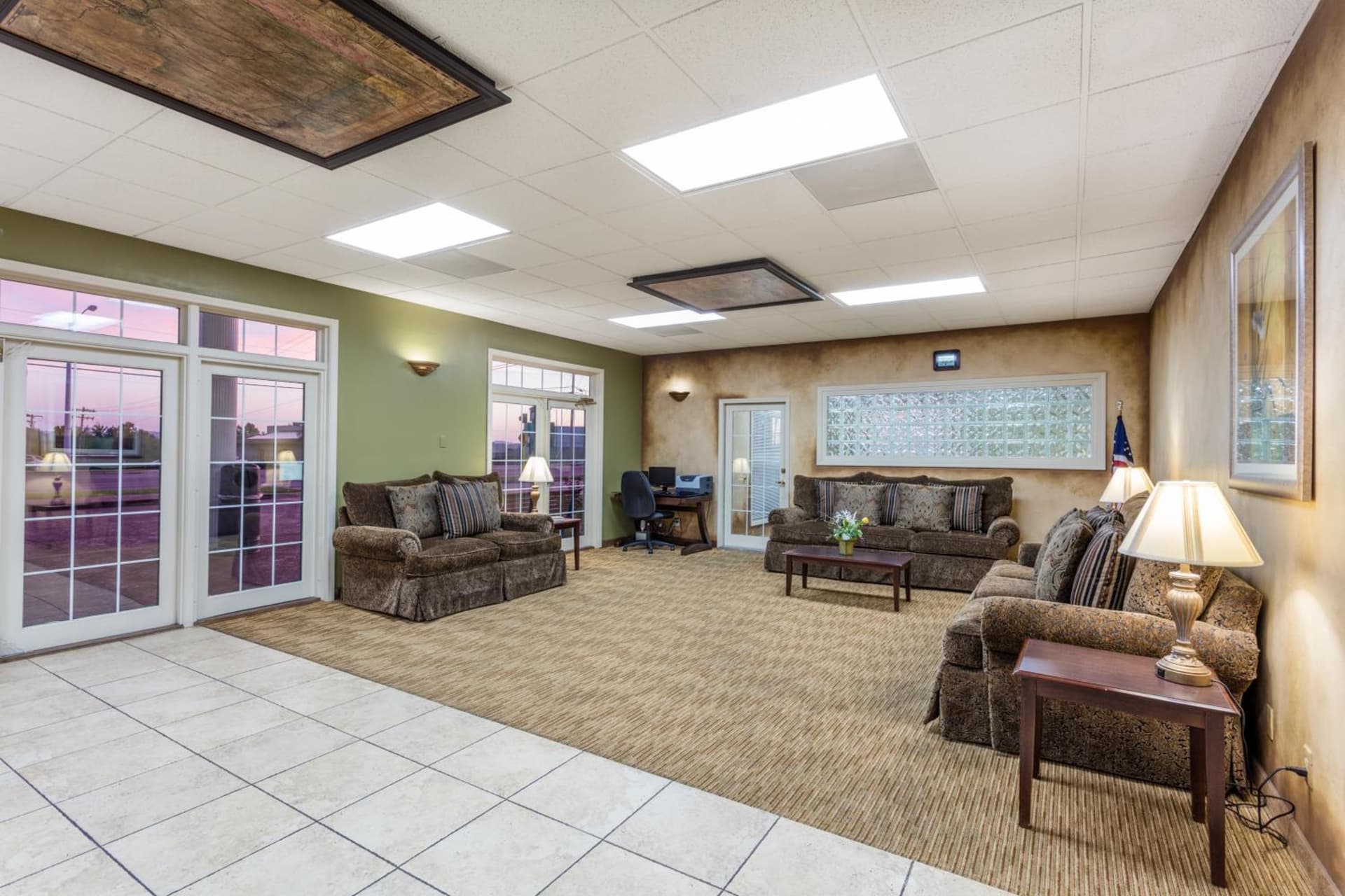 Angel Inn Near IMAX, a Travelodge by Wyndham property views in Branson, MO — gallery photo 3