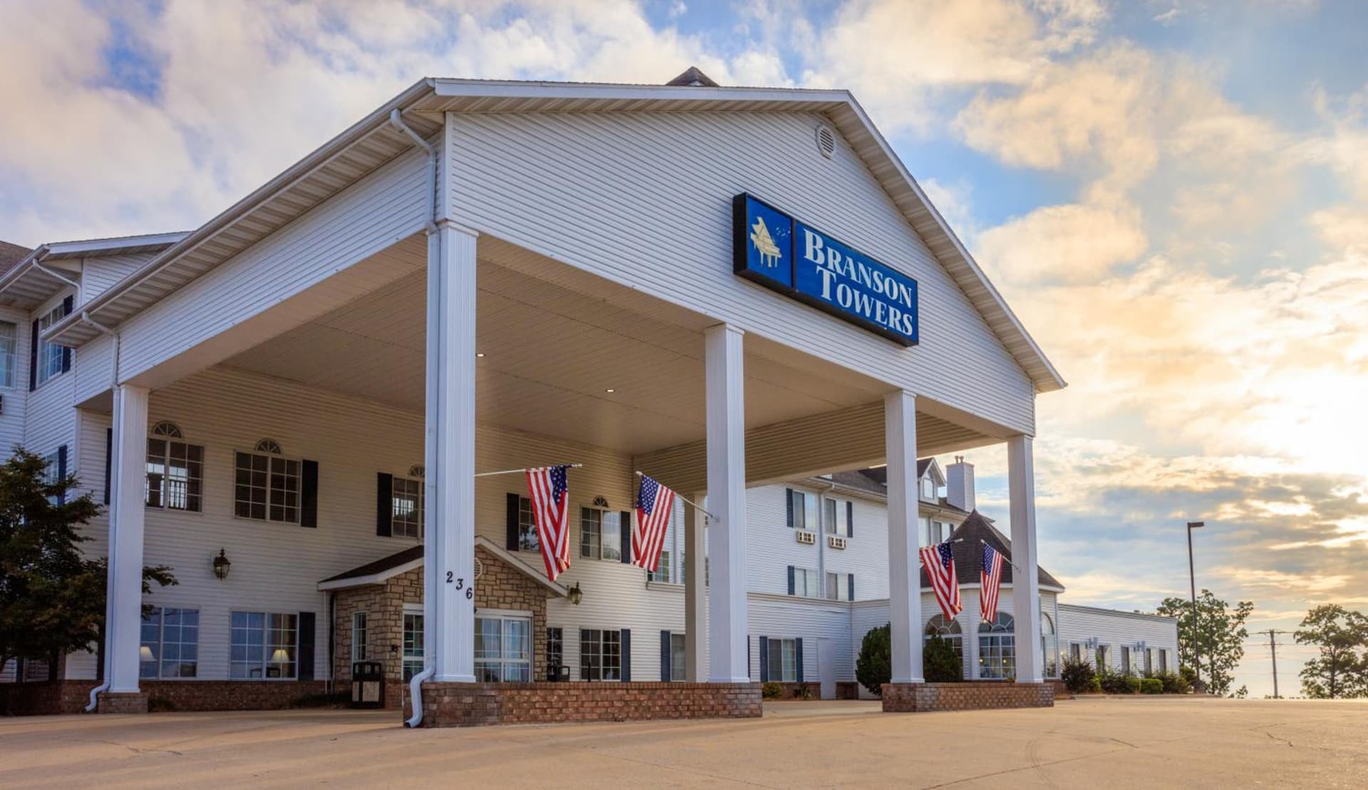 Branson Towers Hotel property views in Branson, MO — gallery photo 3