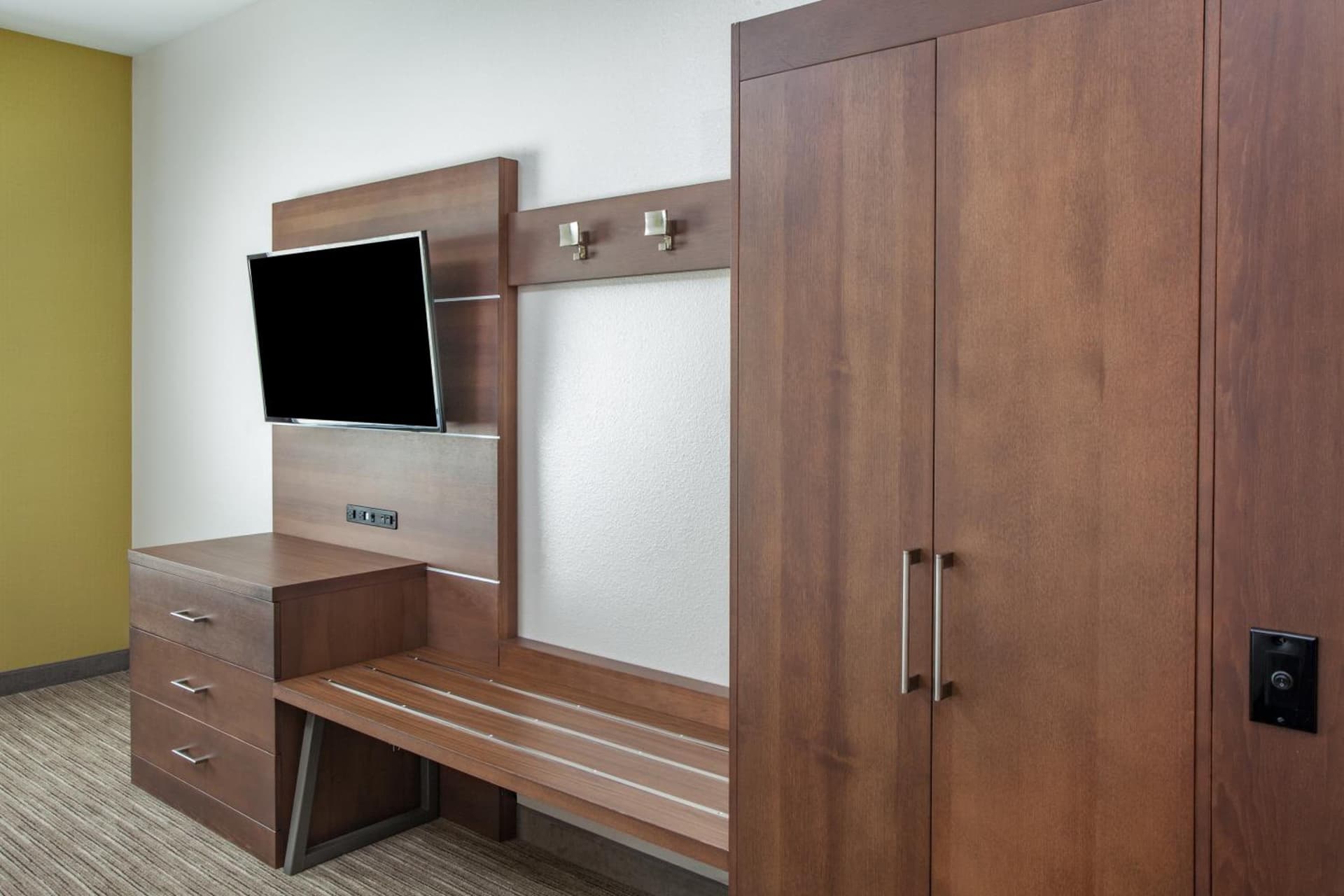 Holiday Inn Express & Suites Texarkana by IHG property views in Texarkana - Texas, TX — gallery photo 3