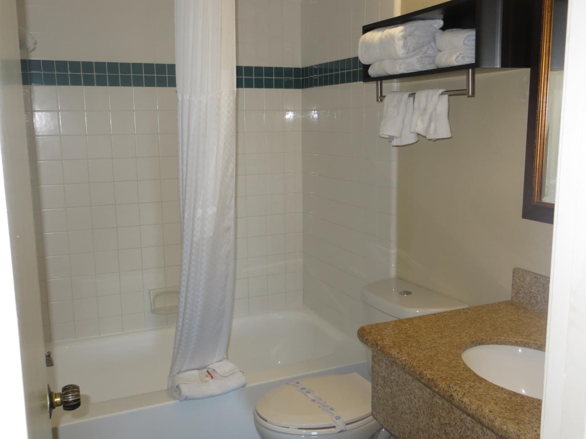 Howard Johnson by Wyndham Santa Cruz gallery photo in Santa Cruz, CA — image 30