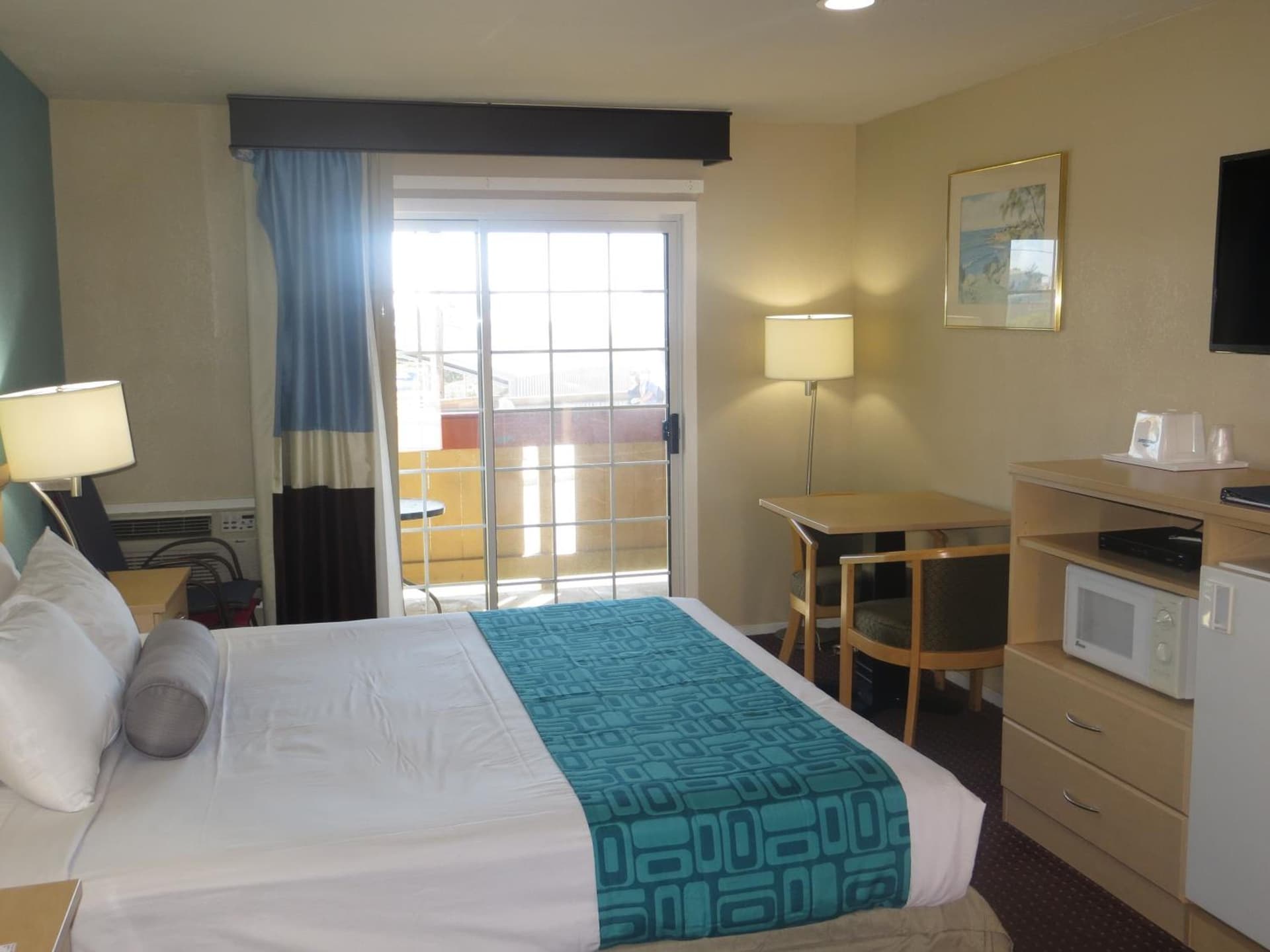 Howard Johnson by Wyndham Santa Cruz gallery photo in Santa Cruz, CA — image 24