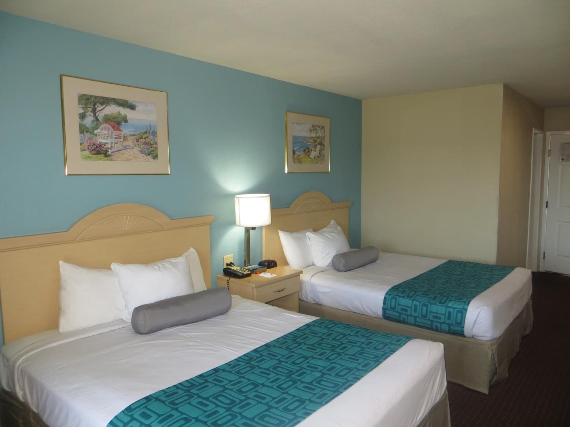 Howard Johnson by Wyndham Santa Cruz gallery photo in Santa Cruz, CA — image 51
