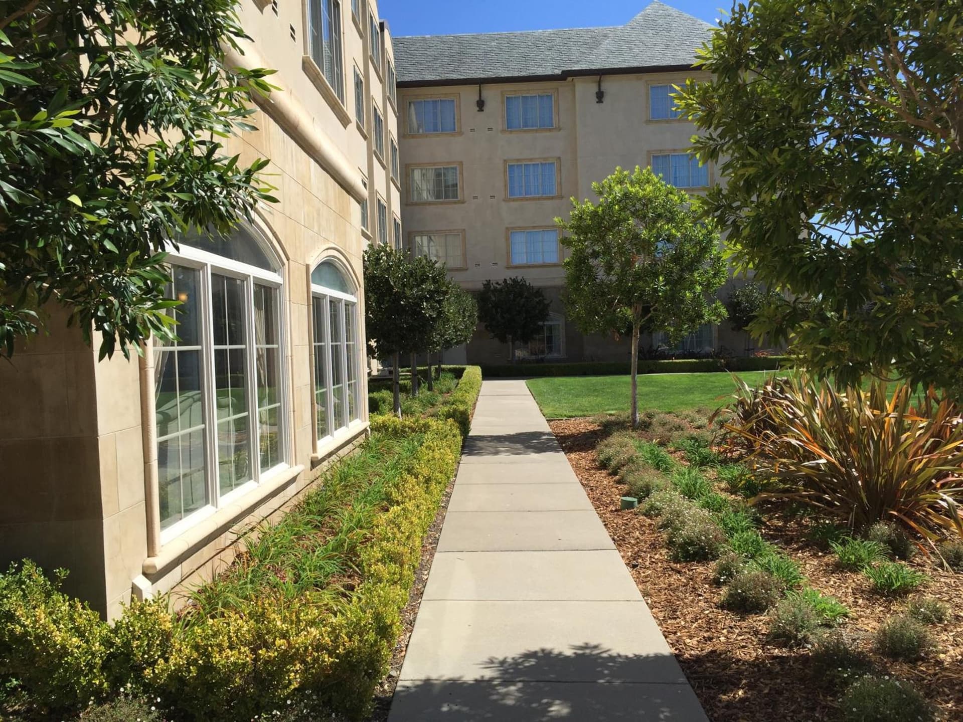 Bay Landing Hotel gallery photo in Burlingame, CA — image 5