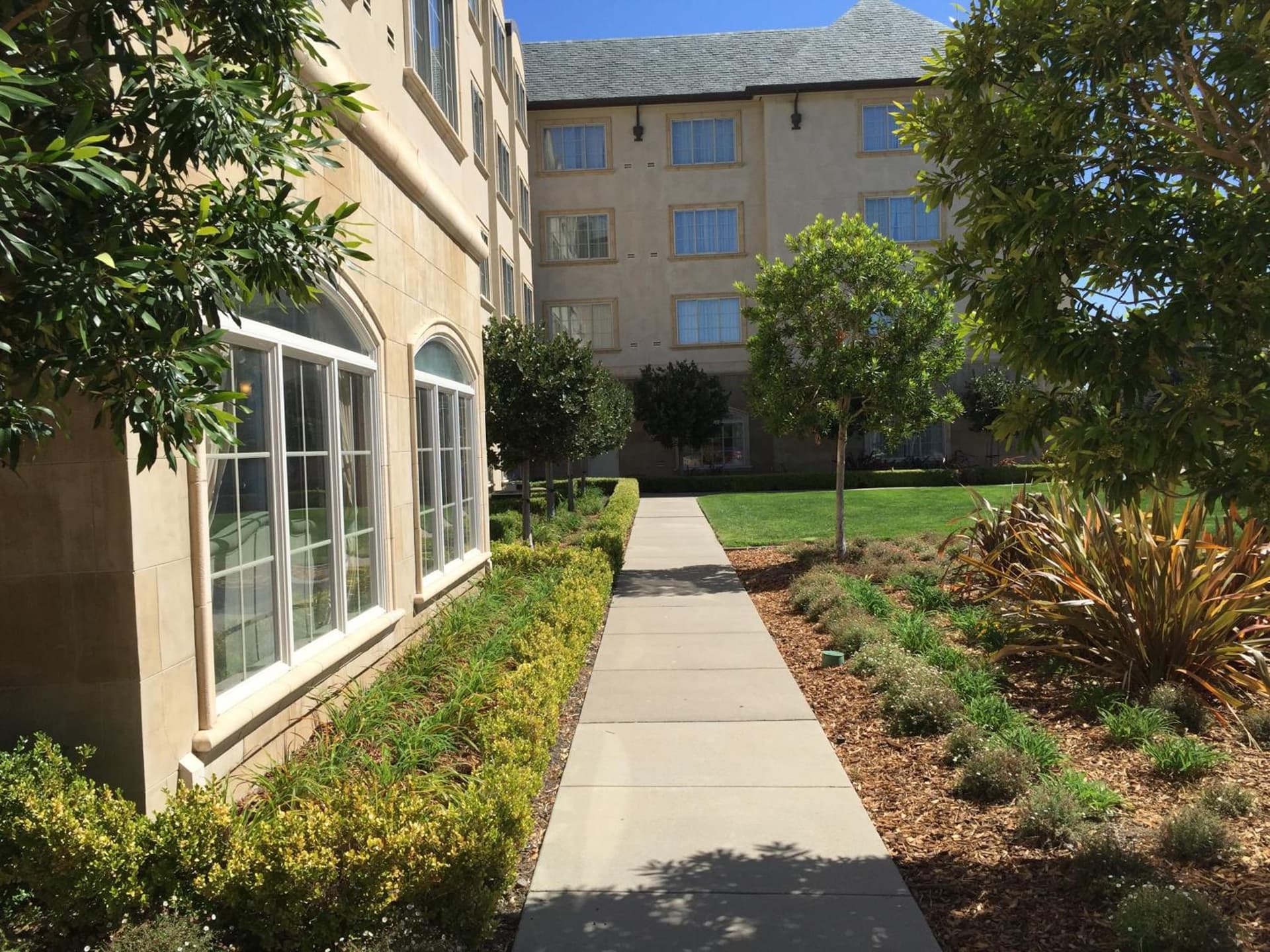 Bay Landing Hotel gallery photo in Burlingame, CA — image 9