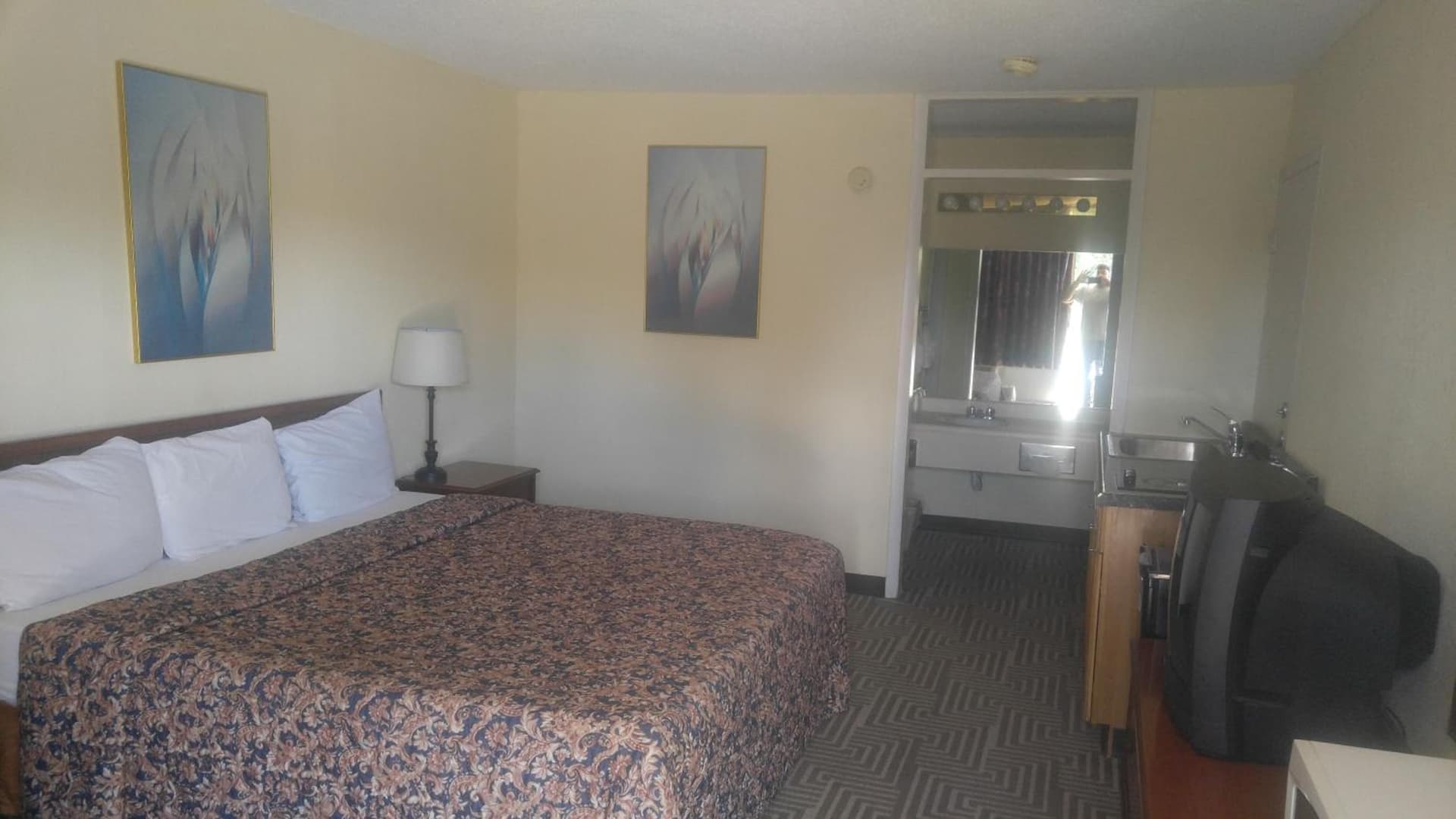 Americourt Extended Stays gallery photo in Kingsport, TN — image 4