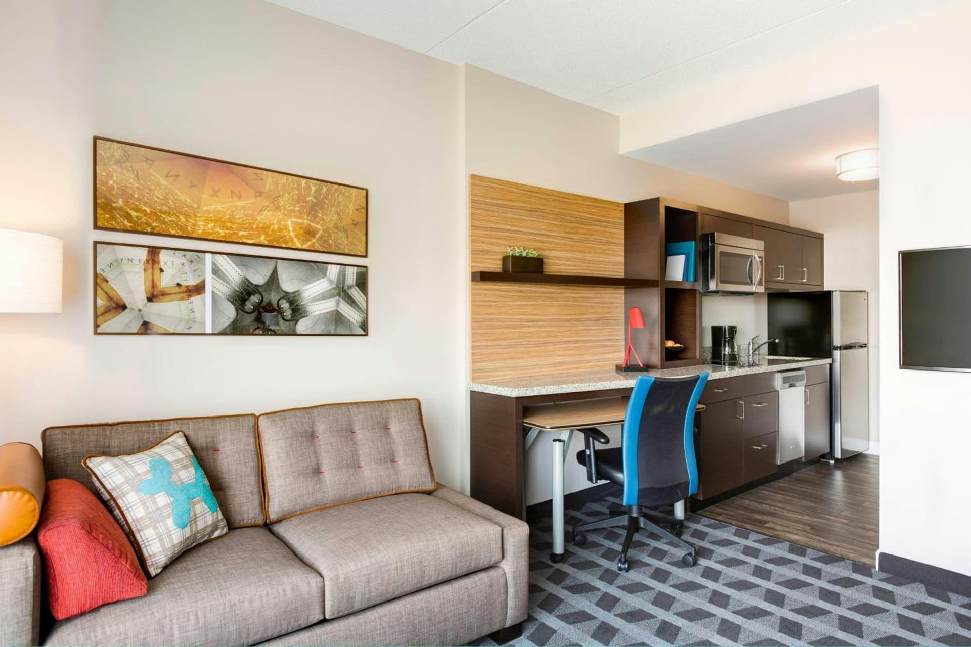 TownePlace Suites by Marriott Toledo Perrysburg interior in Perrysburg, OH — gallery photo 2