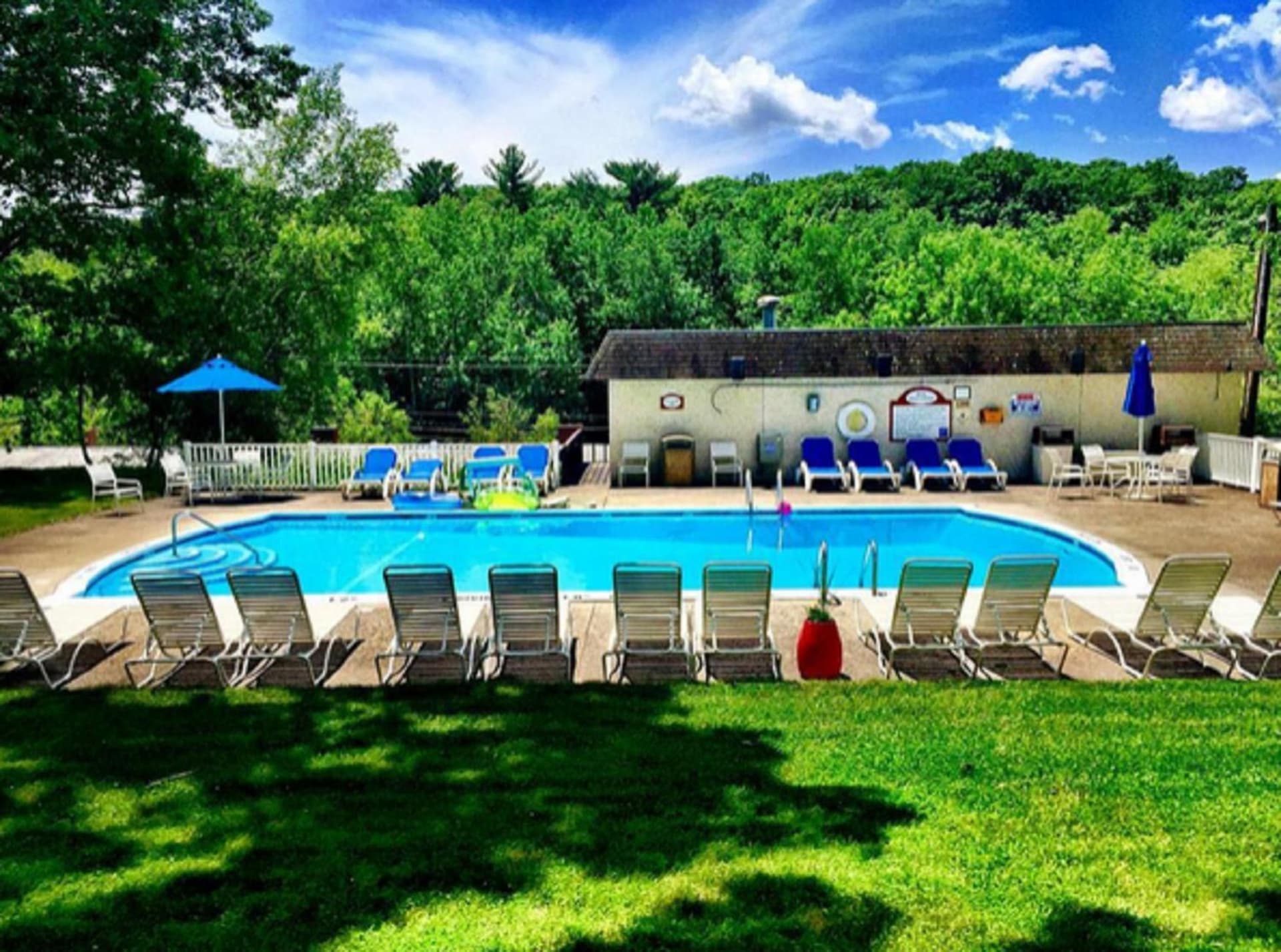 Cove Haven Resort interior in Lakeville — gallery photo 2