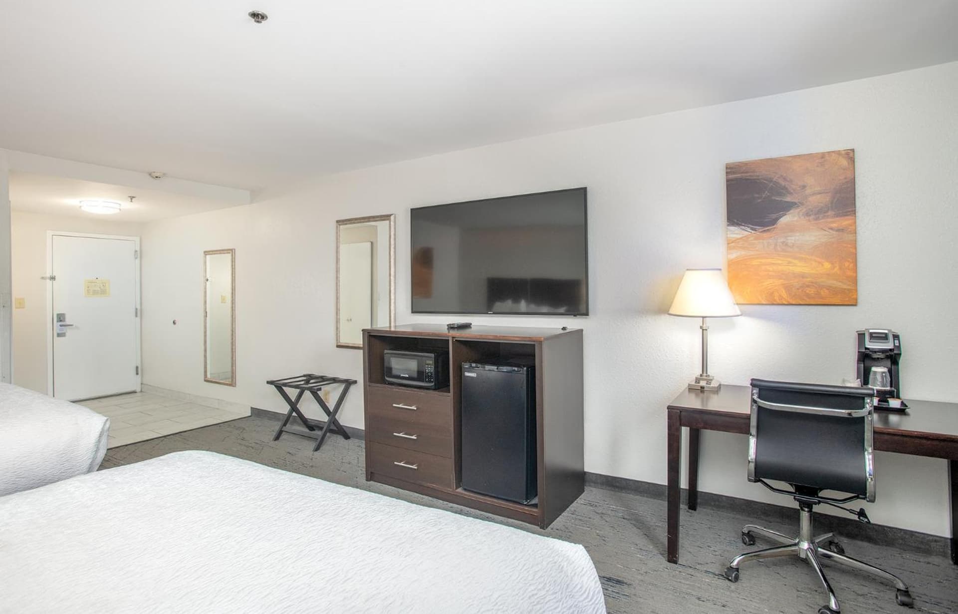 The Windstar Hotel - Emerald Isle, Swansboro interior in Cedar Point, NC — gallery photo 2