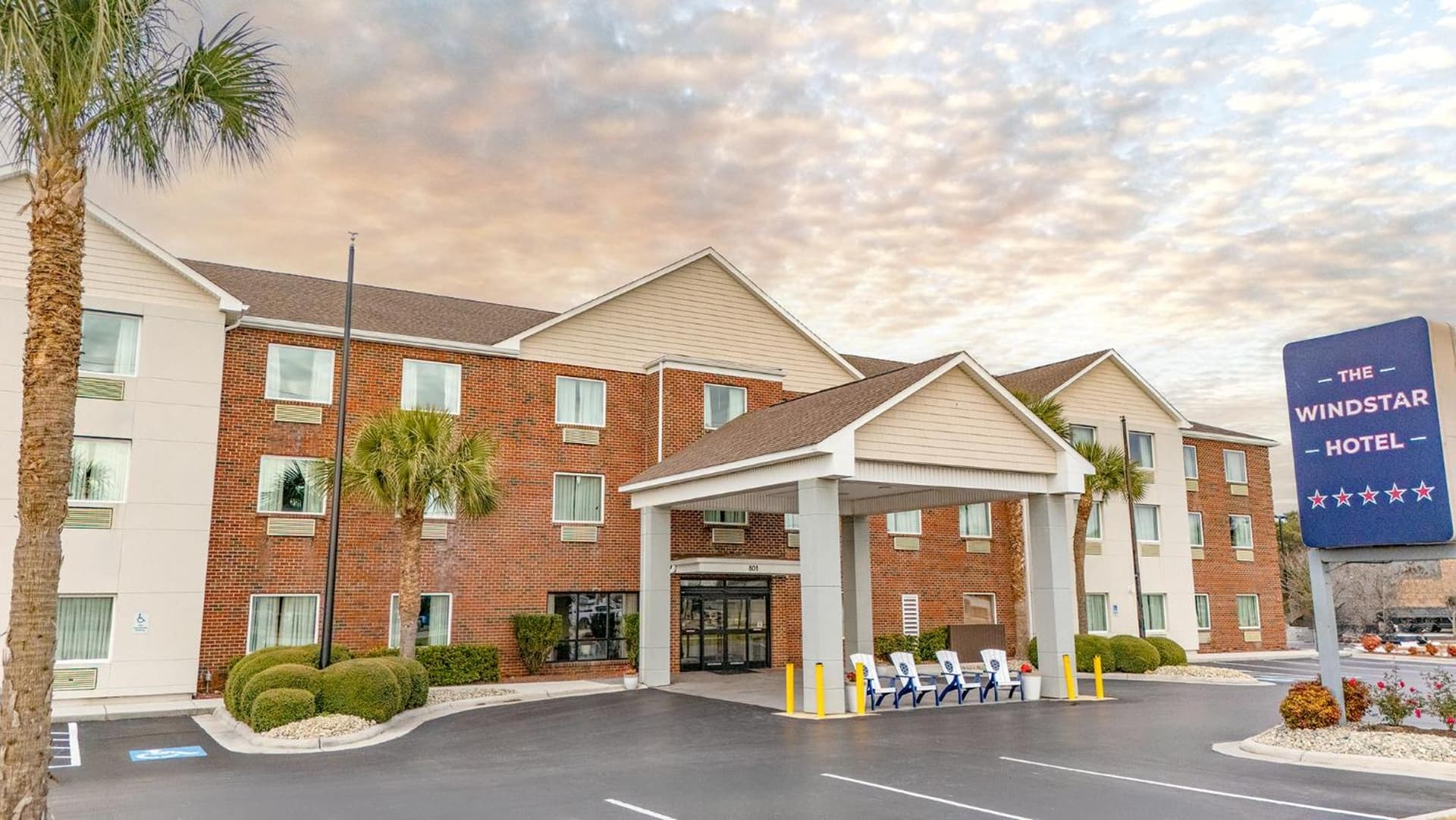 The Windstar Hotel - Emerald Isle, Swansboro featured exterior or lobby in Cedar Point, NC — similar hotel