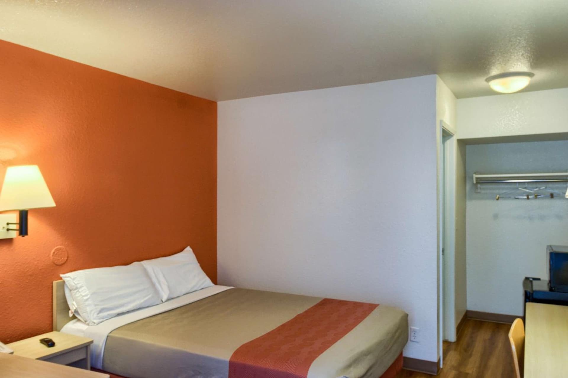 Motel 6-Everett, WA - North gallery photo in Everett, WA — image 4
