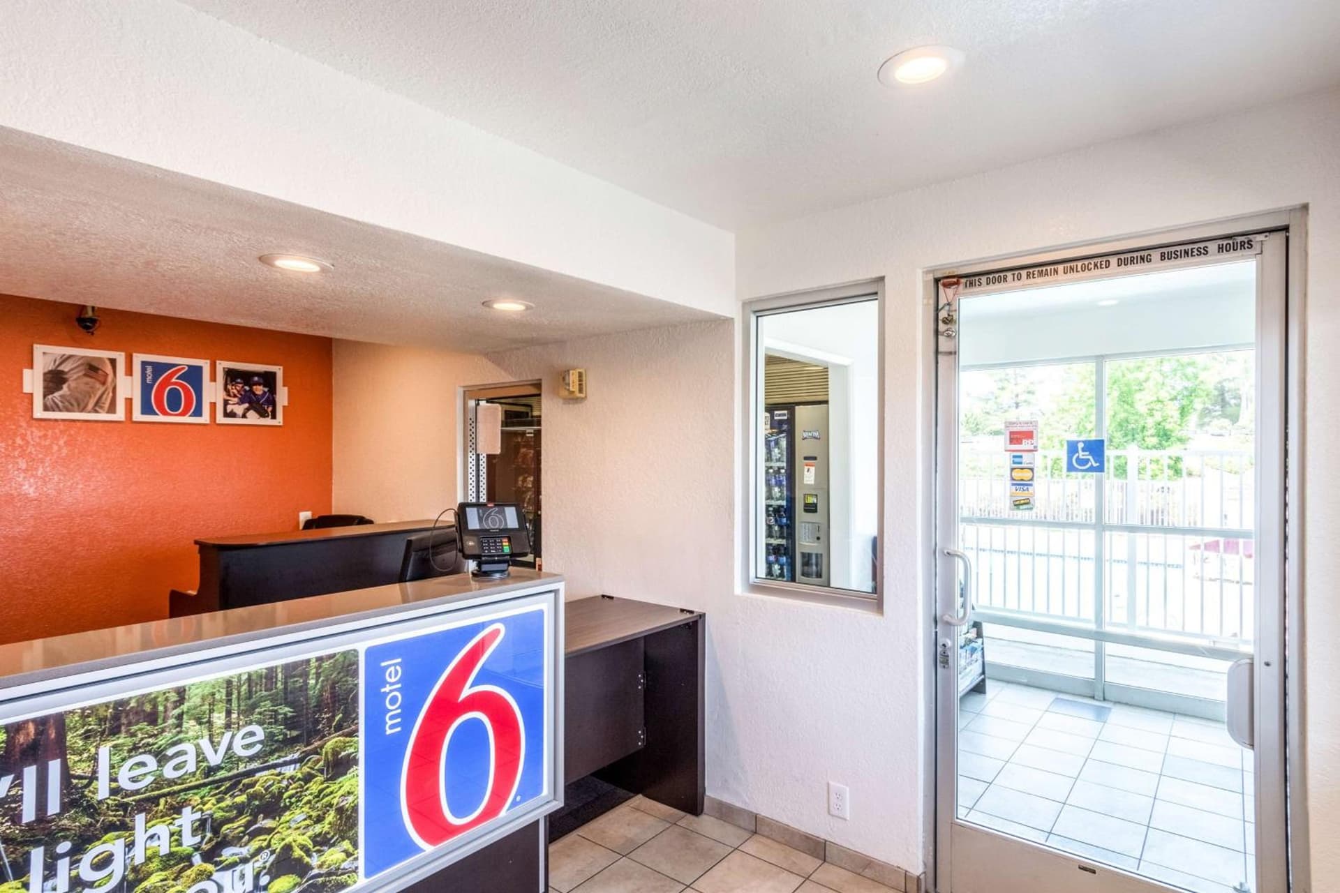 Motel 6-Redding, CA - Central gallery photo in Redding, CA — image 7