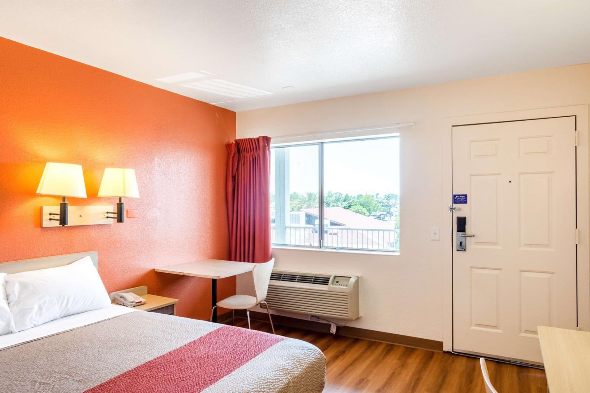 Motel 6-Redding, CA - Central gallery photo in Redding, CA — image 30