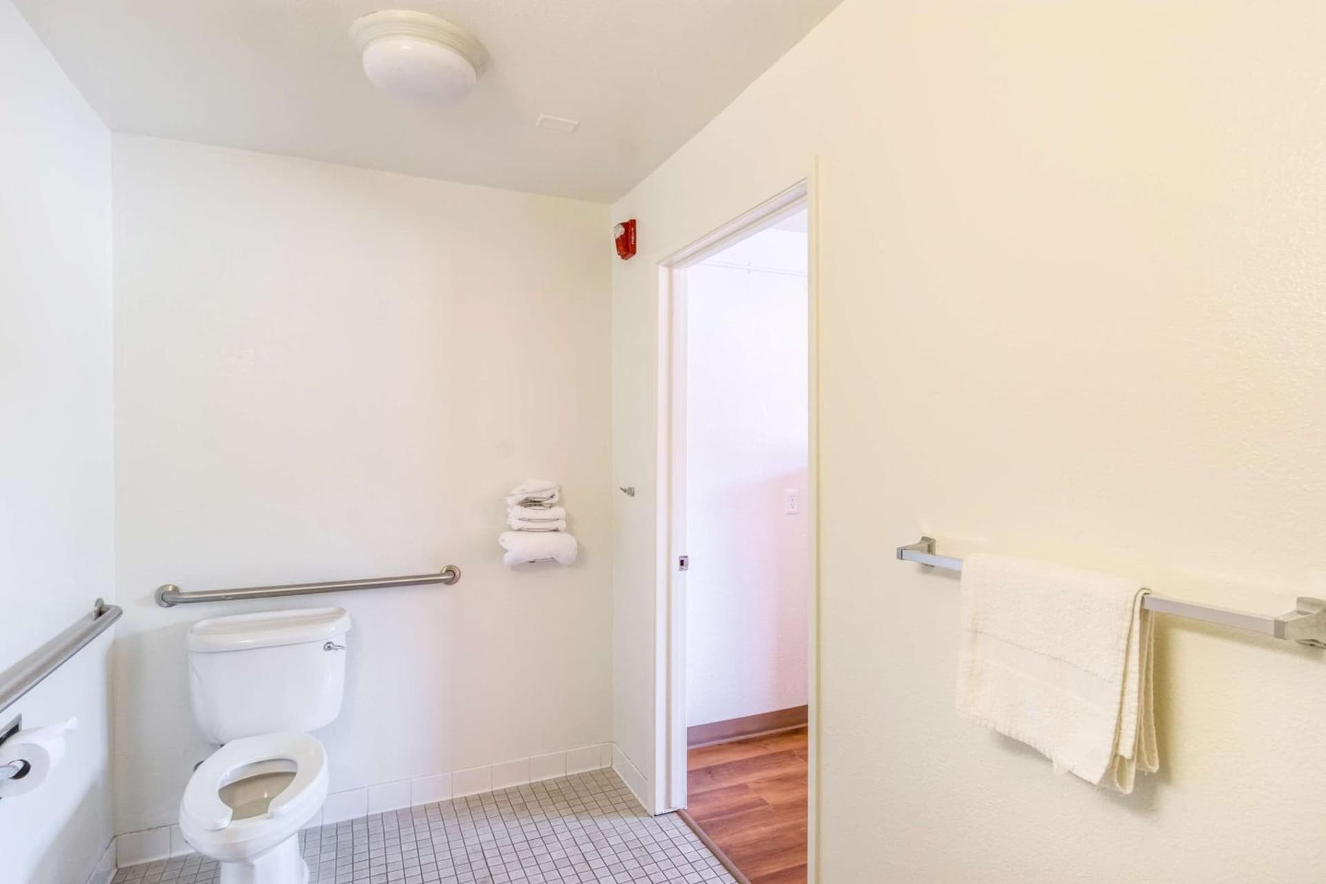 Motel 6-Redding, CA - Central gallery photo in Redding, CA — image 54