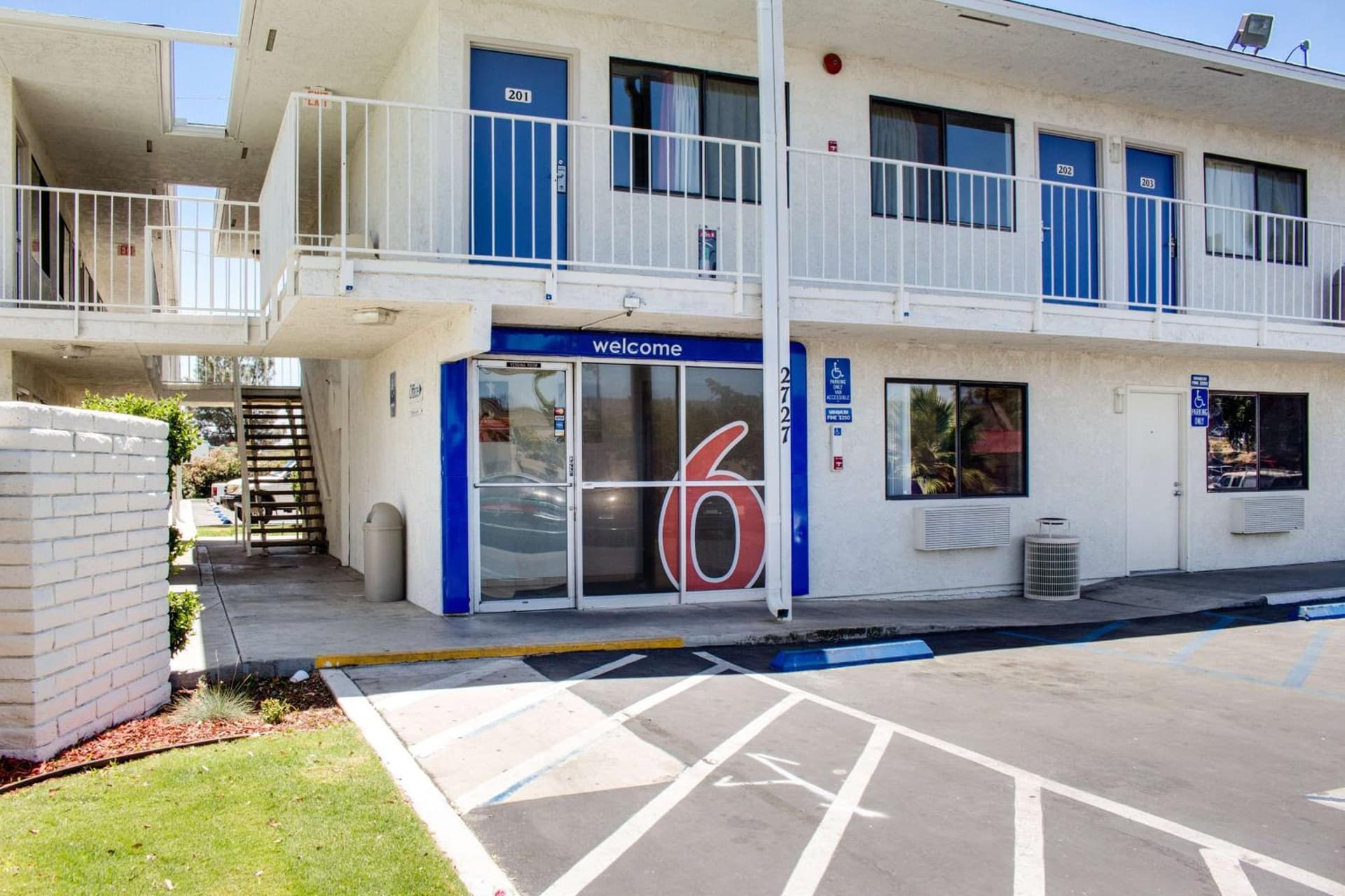 Motel 6-Bakersfield, CA - South gallery photo in Bakersfield, CA — image 83