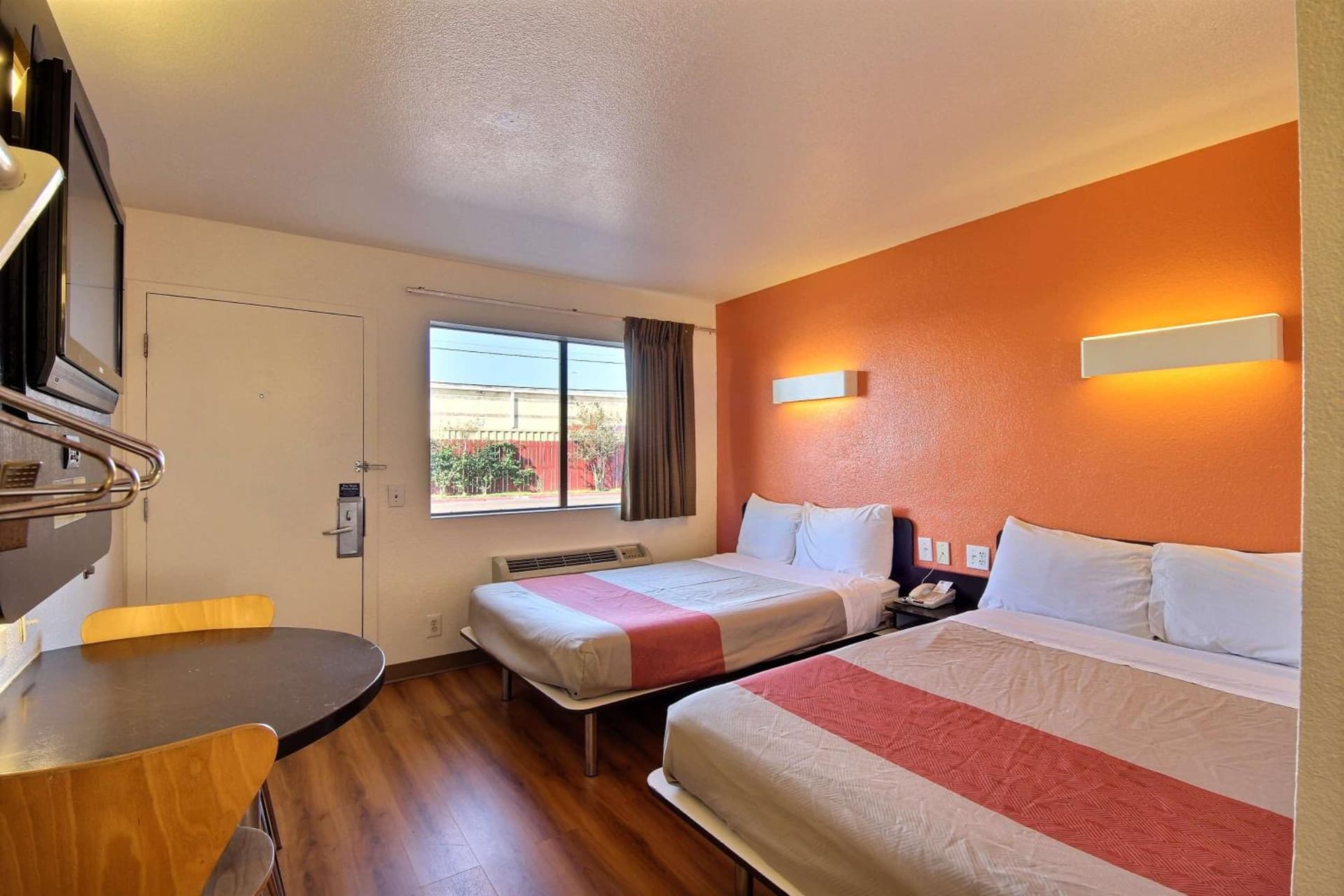 Motel 6-Laredo, TX - South gallery photo in Laredo, TX — image 17