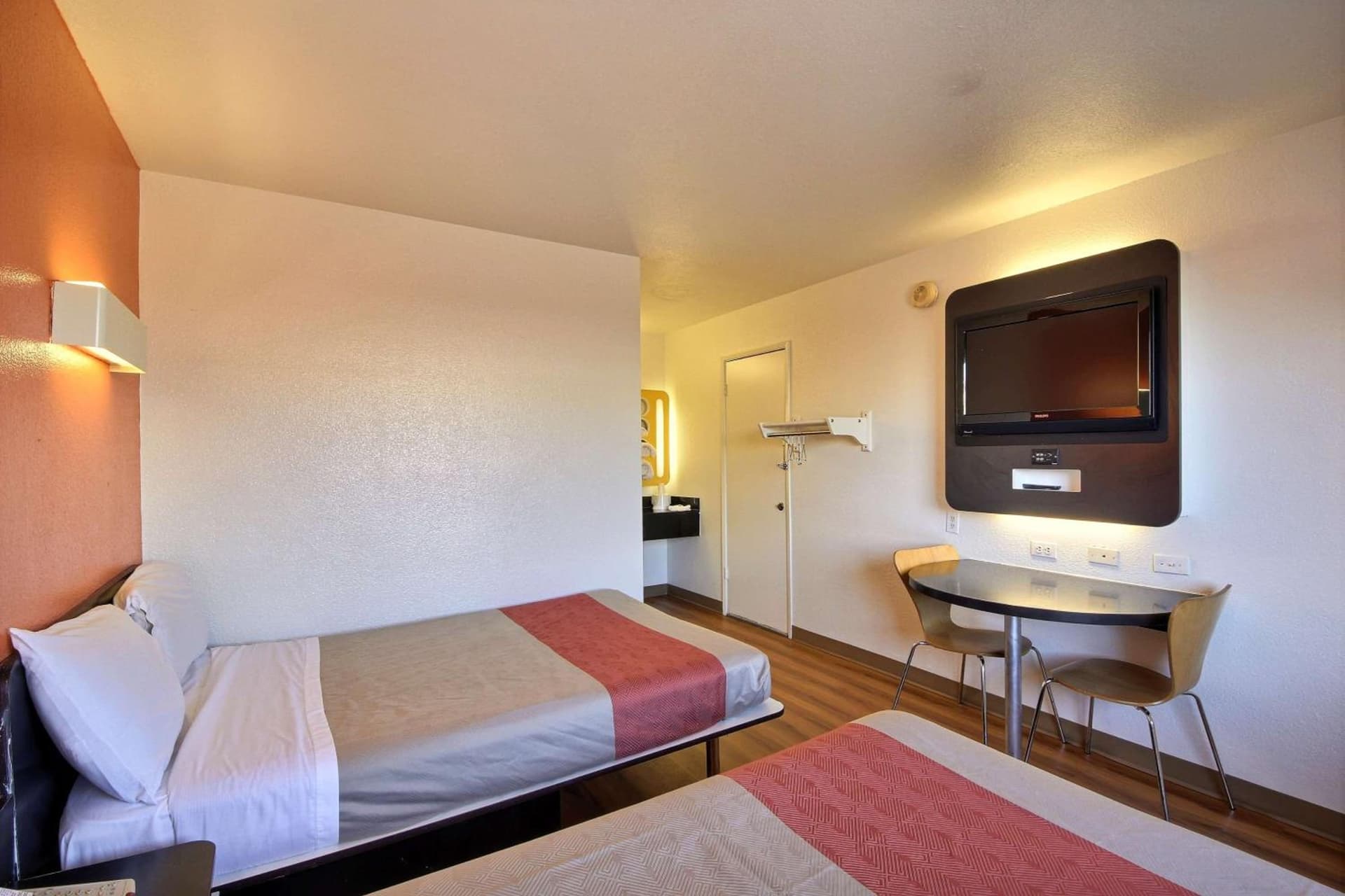 Motel 6-Laredo, TX - South gallery photo in Laredo, TX — image 8