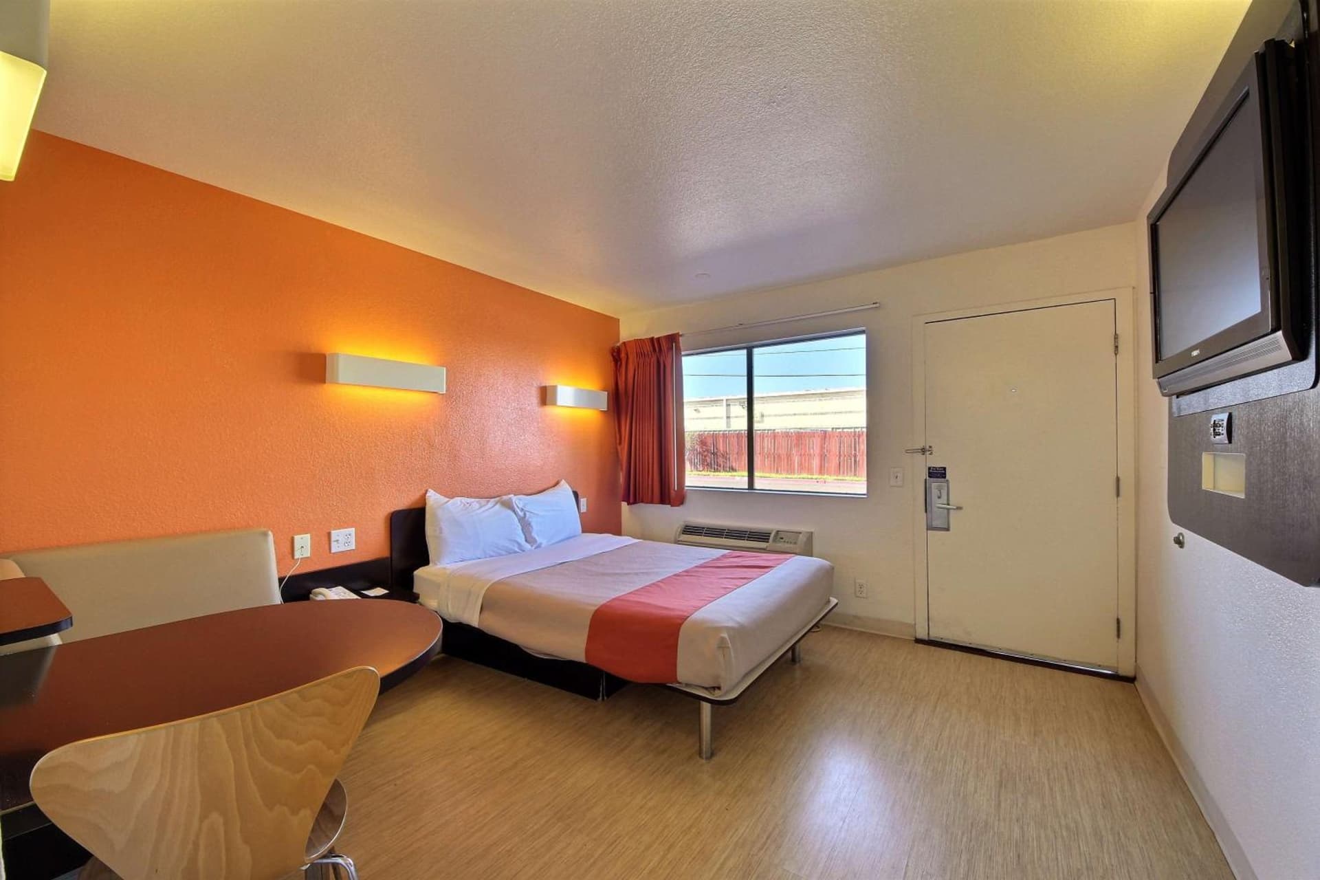 Motel 6-Laredo, TX - South gallery photo in Laredo, TX — image 29
