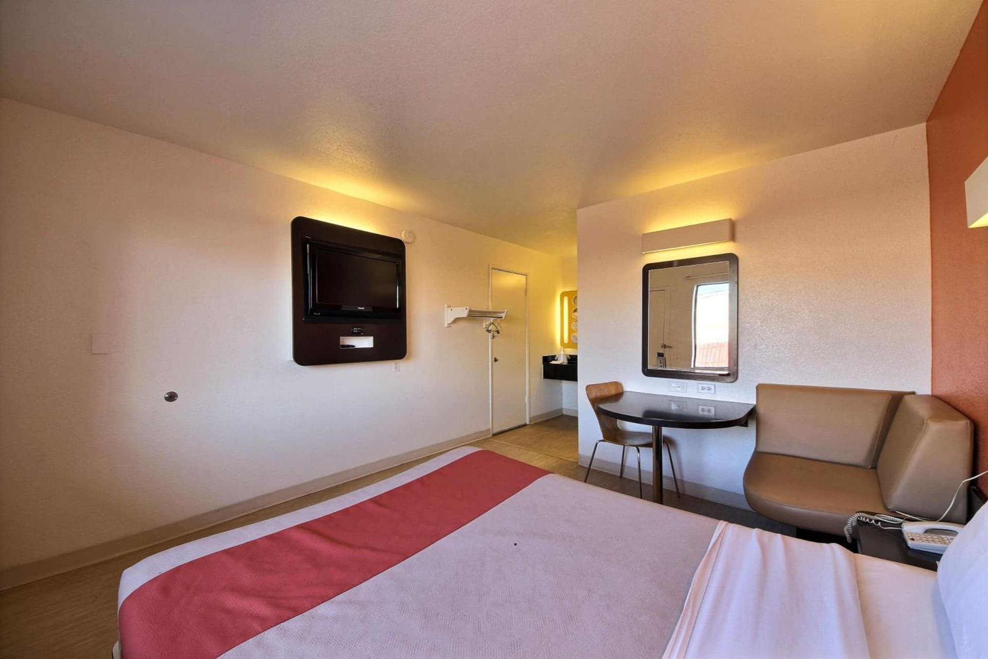Motel 6-Laredo, TX - South gallery photo in Laredo, TX — image 35