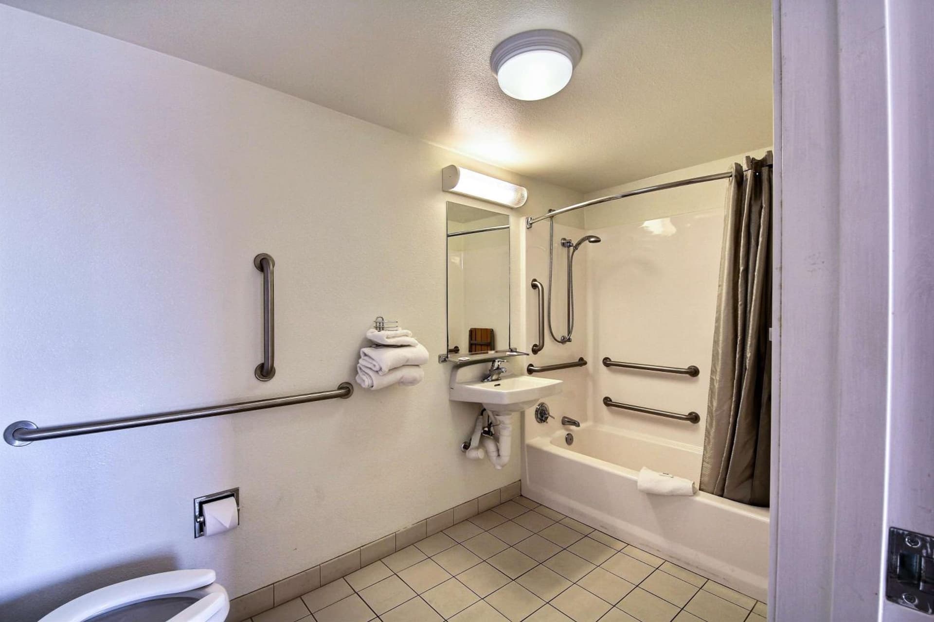 Motel 6-Laredo, TX - South gallery photo in Laredo, TX — image 30