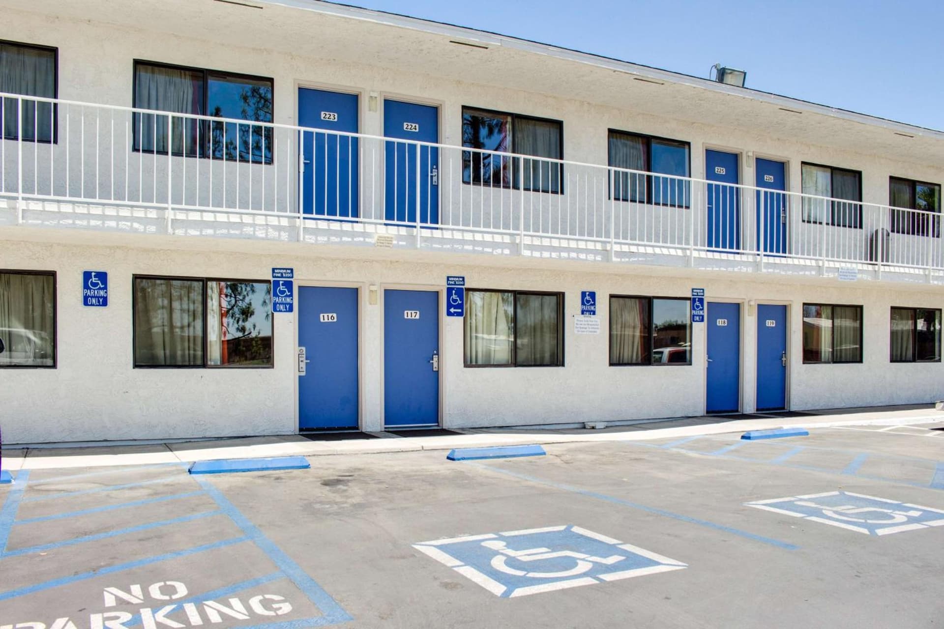 Motel 6-Bakersfield, CA - South gallery photo in Bakersfield, CA — image 5