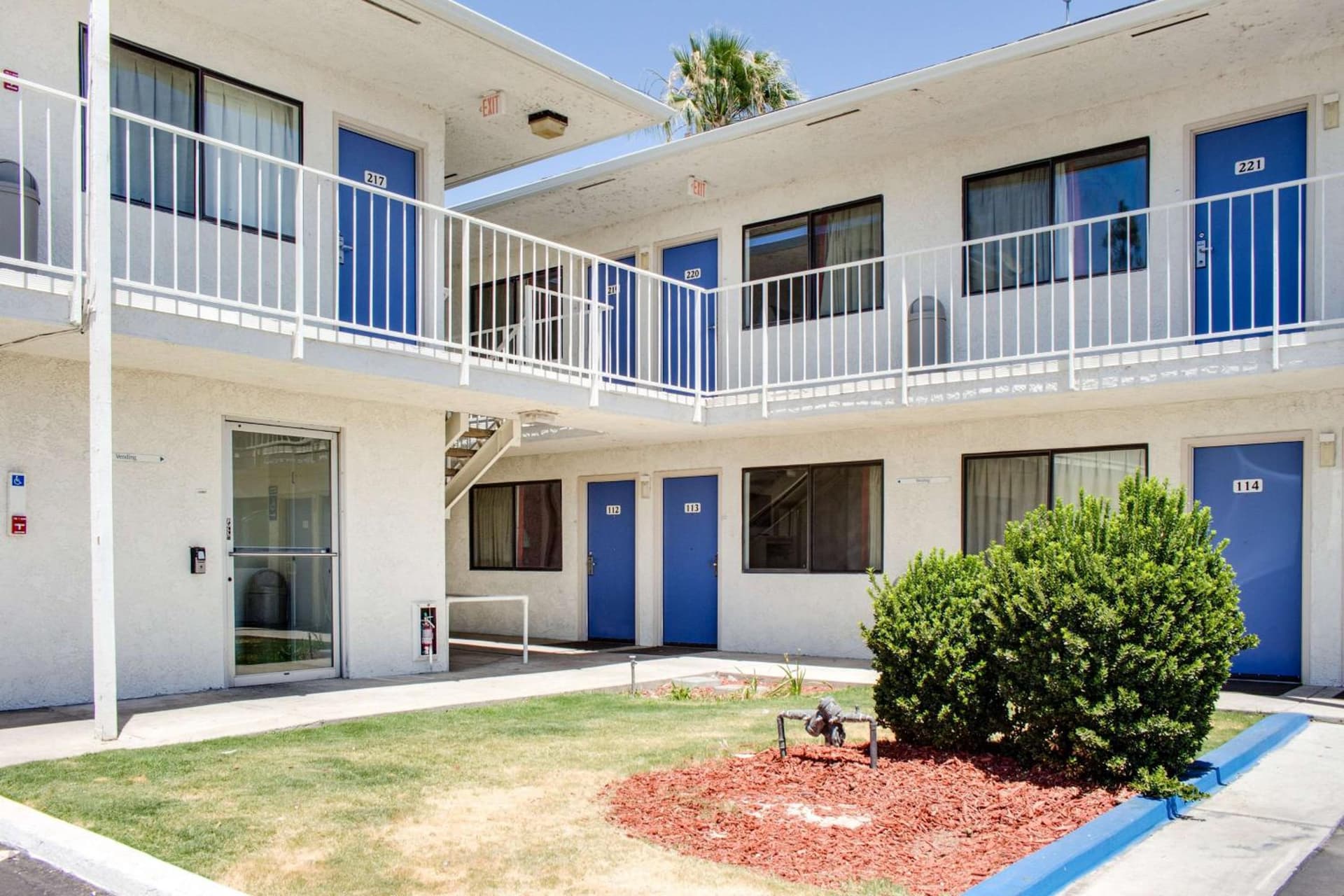 Motel 6-Bakersfield, CA - South gallery photo in Bakersfield, CA — image 67