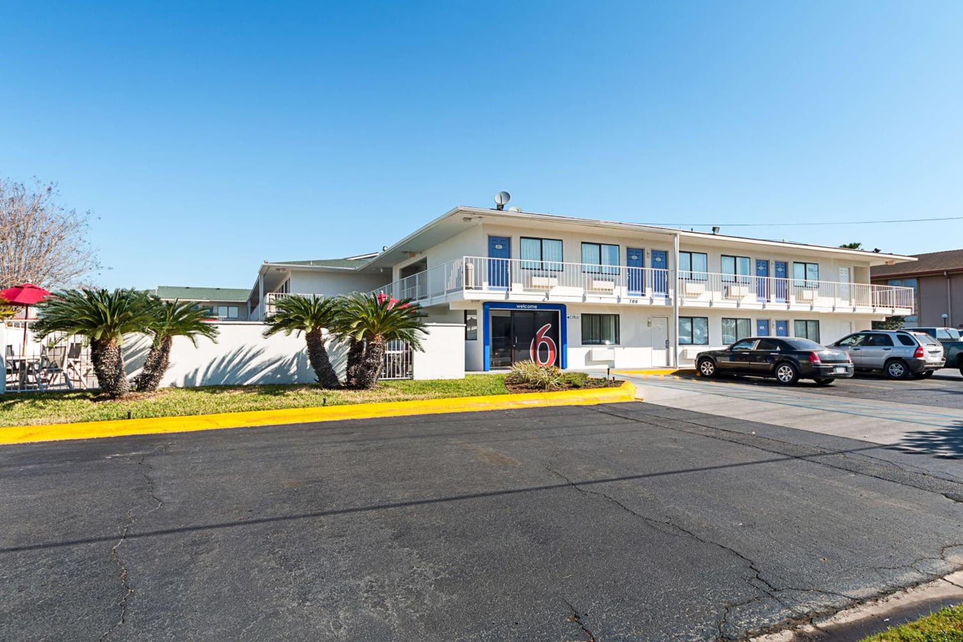 Motel 6-Mcallen, TX gallery photo in McAllen, TX — image 59