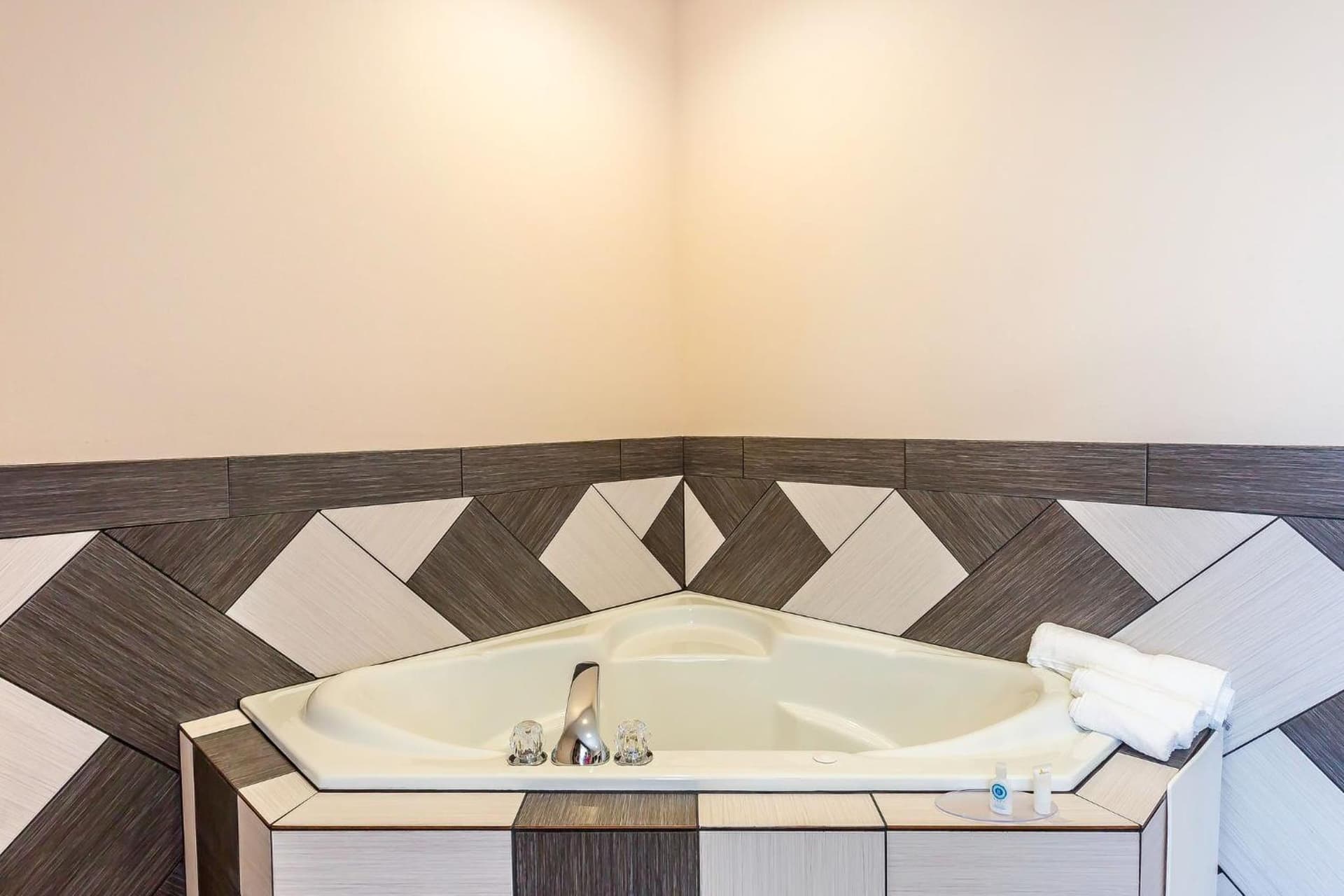 Comfort Inn & Suites Moore - Oklahoma City gallery photo in Moore, OK — image 28