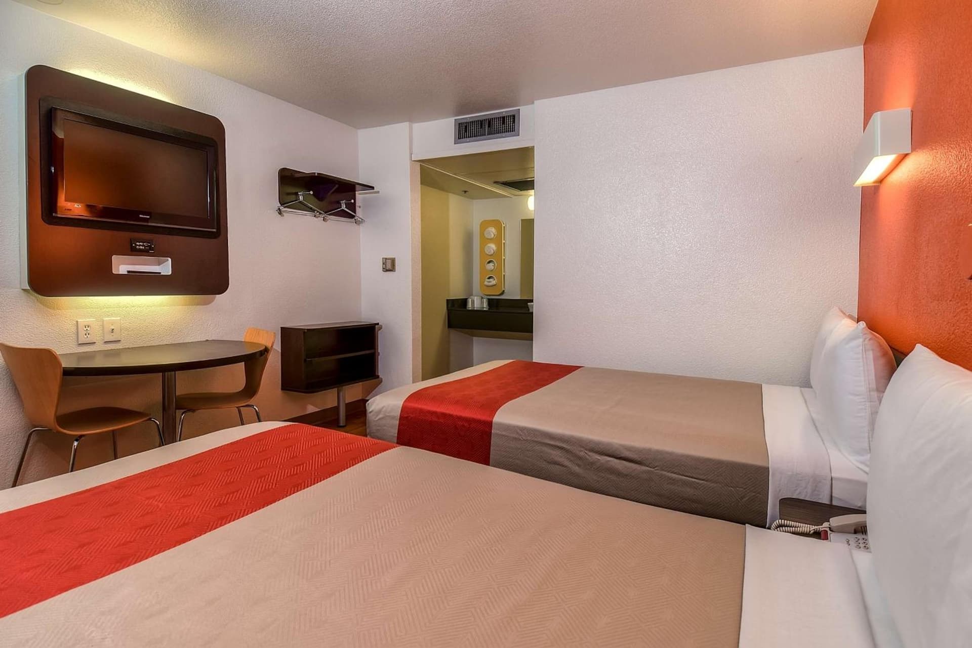 Motel 6-Carlsbad, CA Beach gallery photo in Carlsbad, CA — image 55