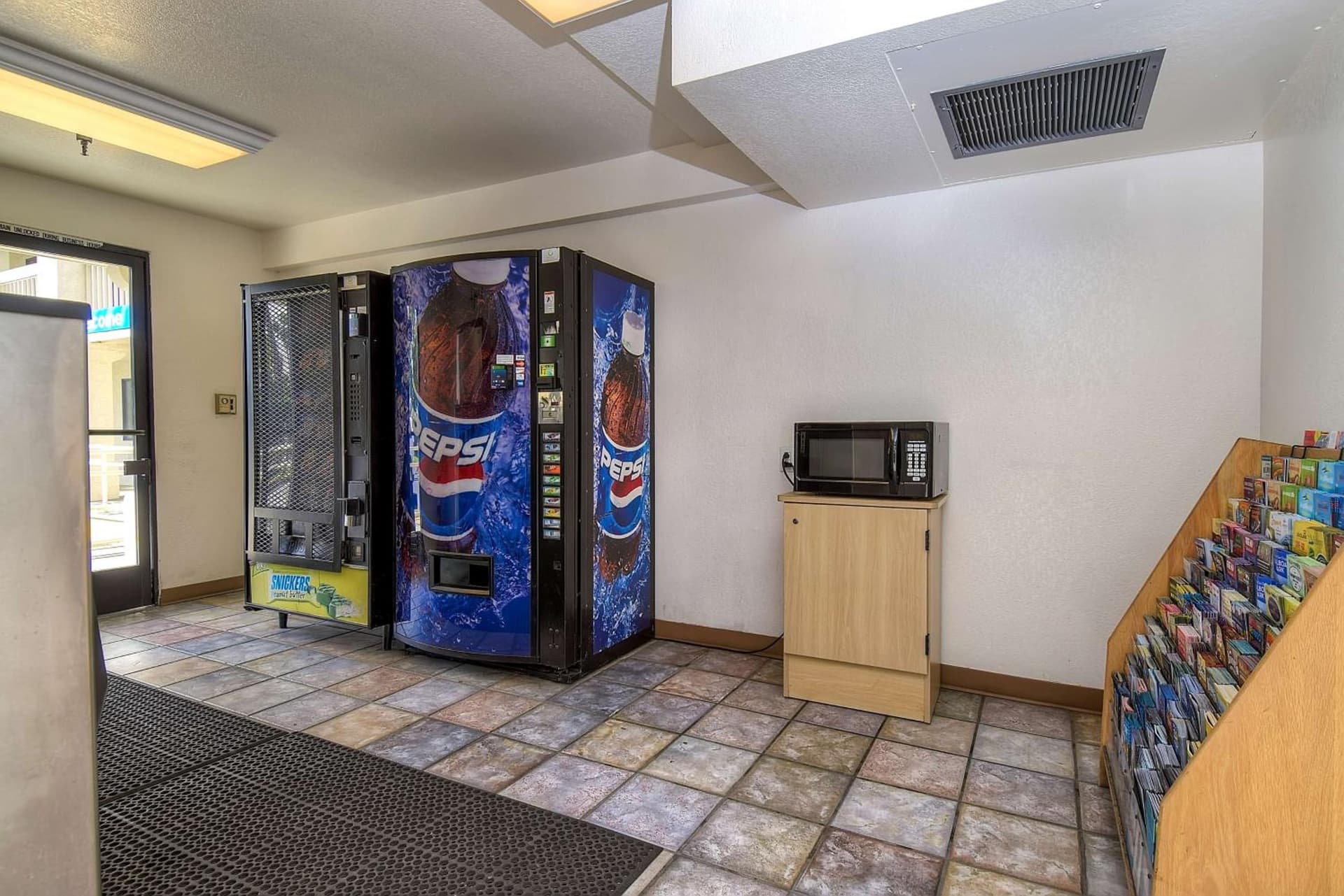 Motel 6-Carlsbad, CA Beach gallery photo in Carlsbad, CA — image 9