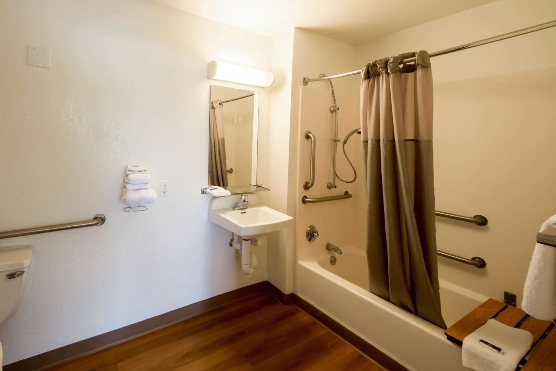 Motel 6-Lakeland, FL interior in Lakeland, FL — gallery photo 2