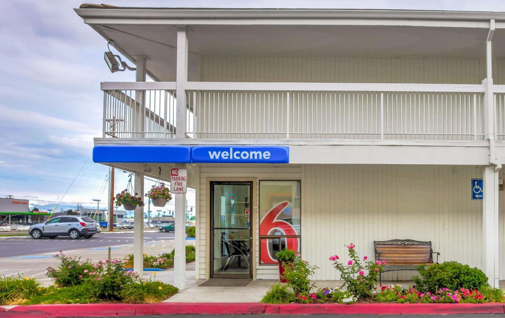 Motel 6-Medford, OR - North gallery photo in Medford, OR — image 7
